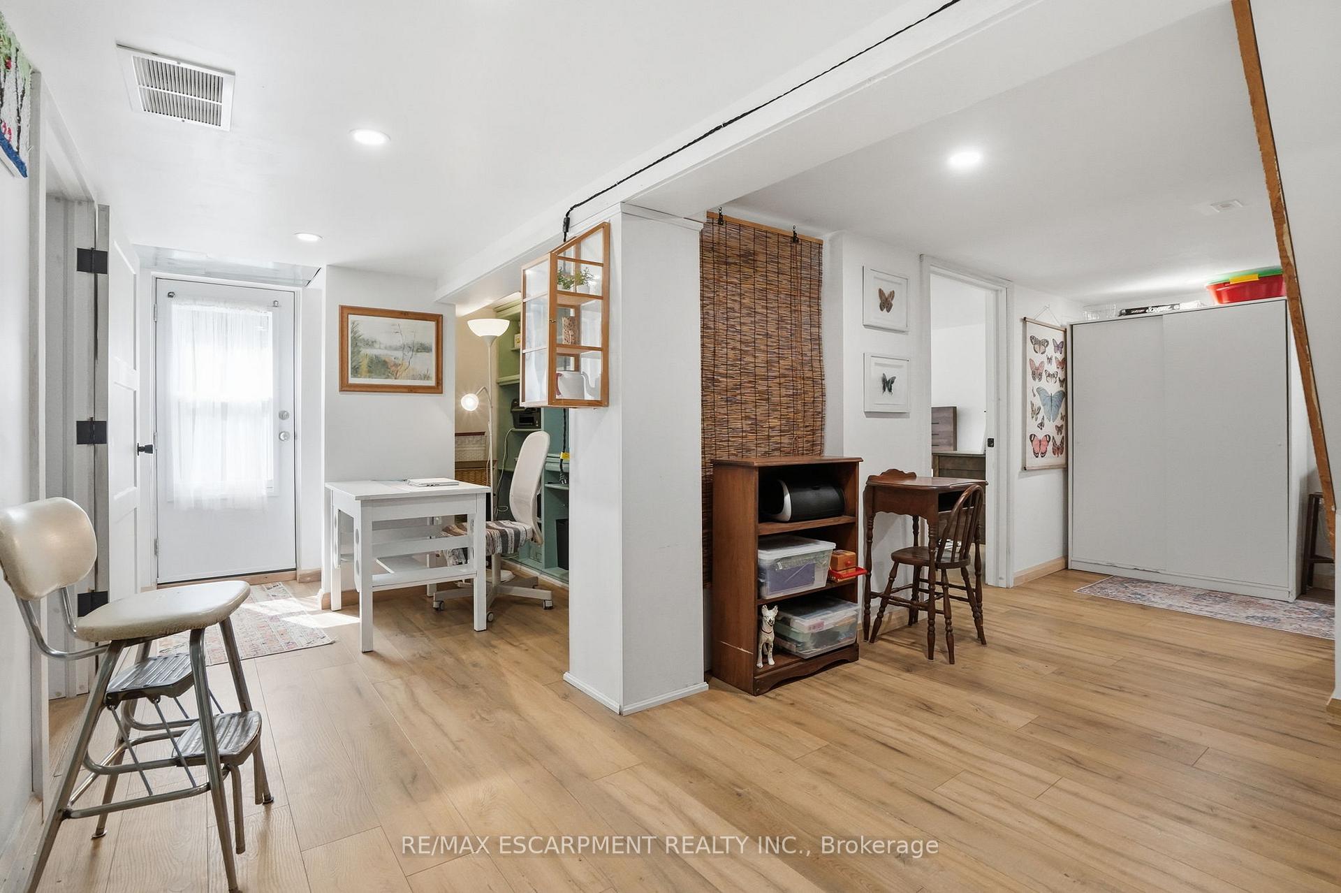 Photo 38 of 19 Victoria Street, Brant, Paris — HOMEH