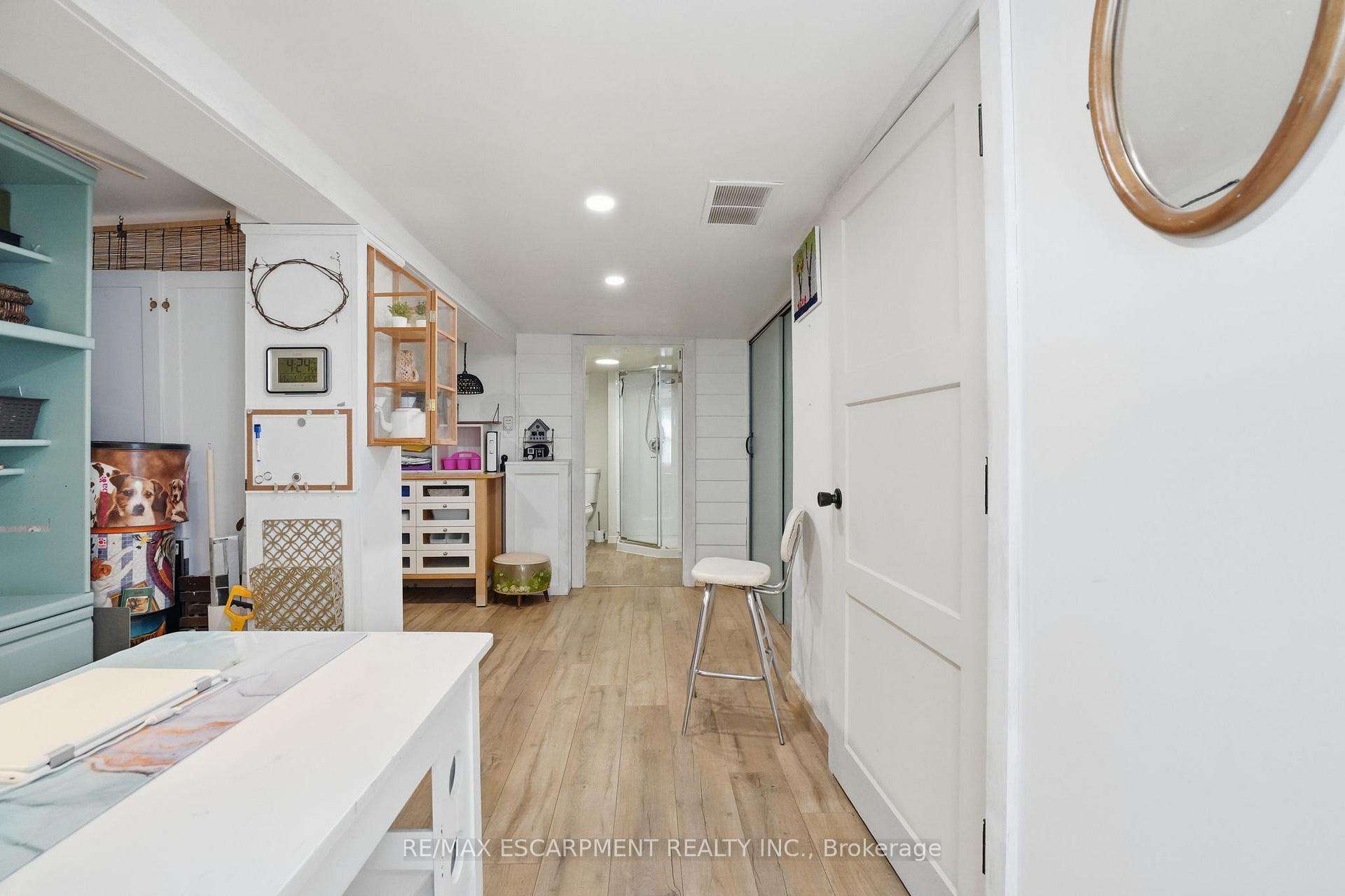 Photo 43 of 19 Victoria Street, Brant, Paris — HOMEH