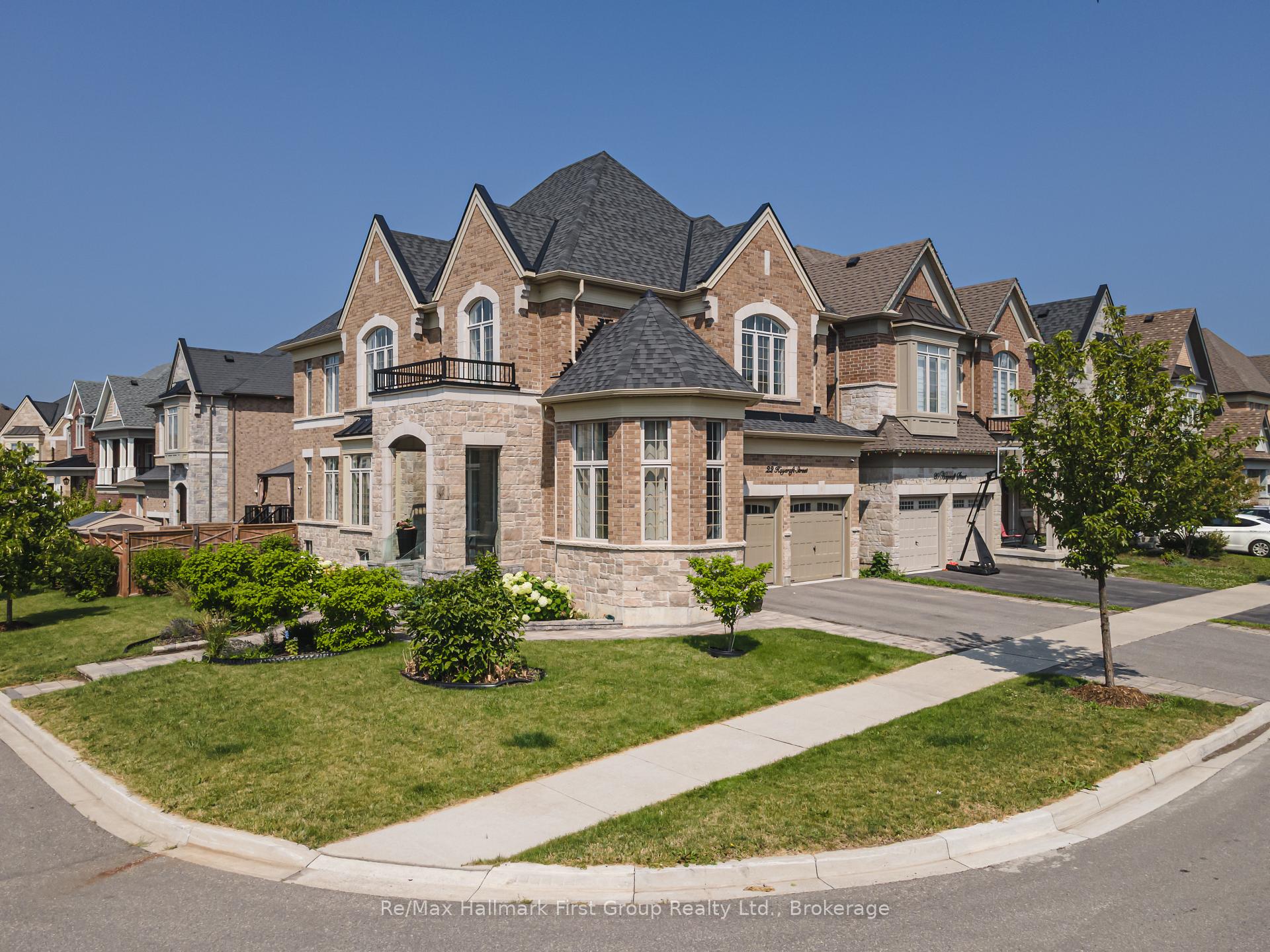 Photo 2 of 22 Hayeraft Street, Whitby, Rural Whitby — HOMEH