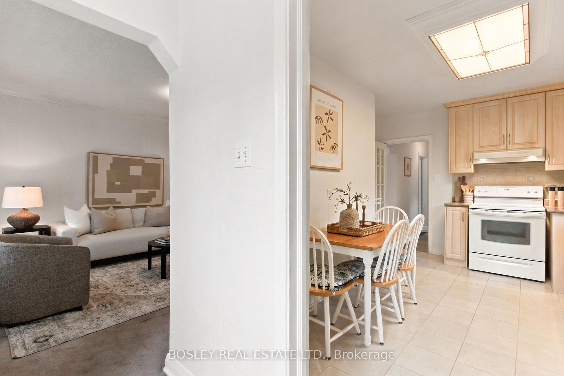 Photo 4 of 251 Ellington Drive, Scarborough, Wexford-Maryvale — HOMEH