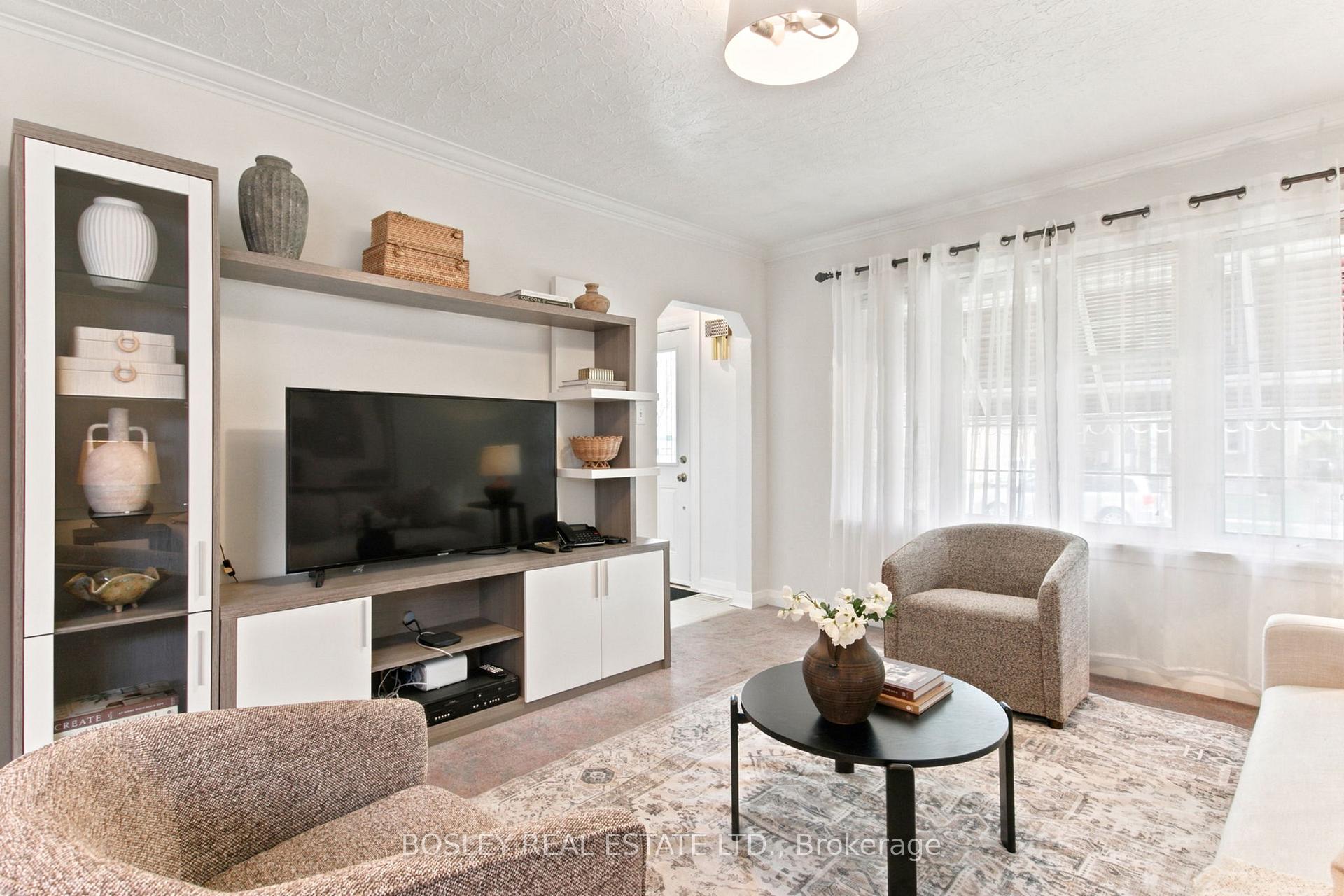Photo 8 of 251 Ellington Drive, Scarborough, Wexford-Maryvale — HOMEH