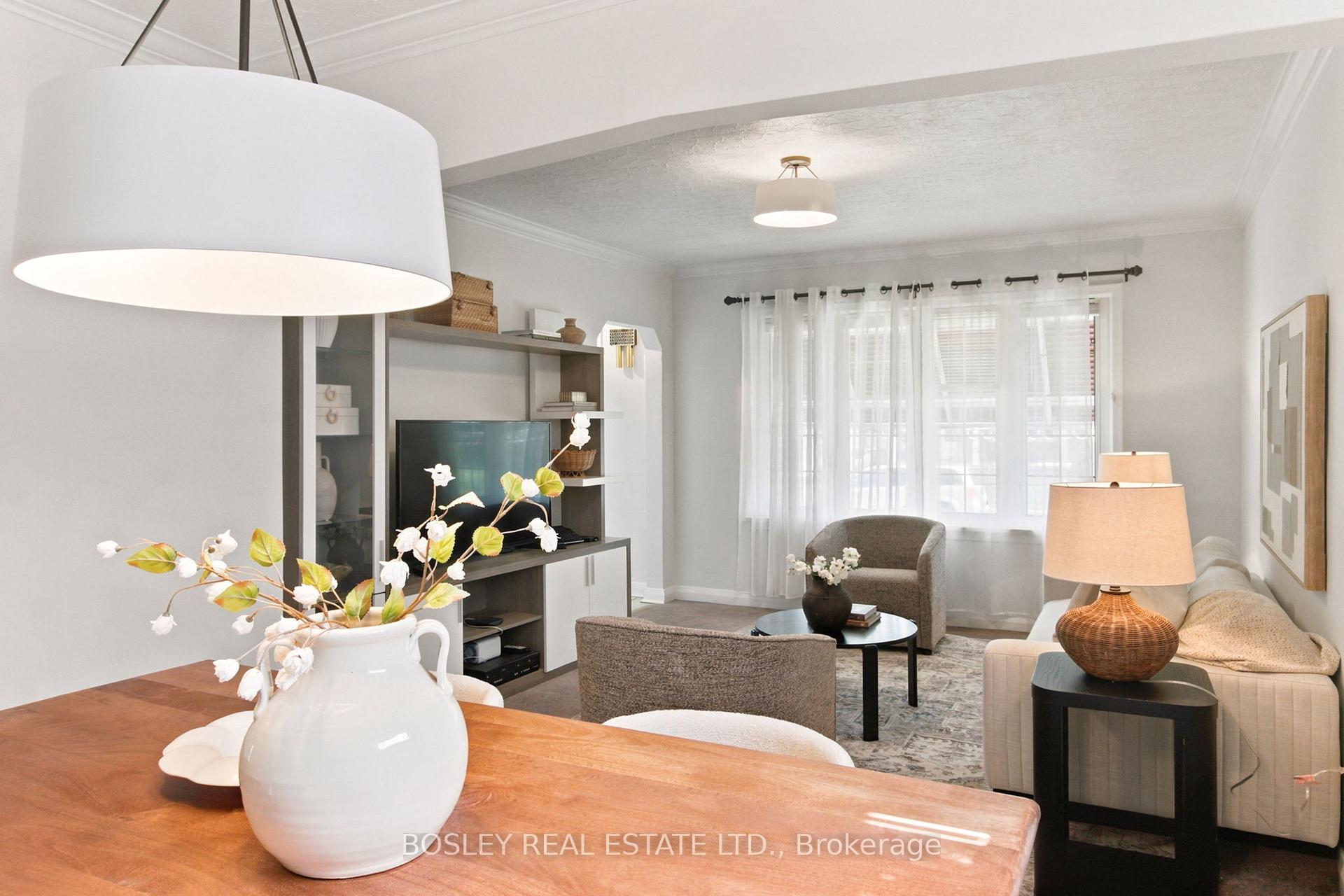 Photo 11 of 251 Ellington Drive, Scarborough, Wexford-Maryvale — HOMEH
