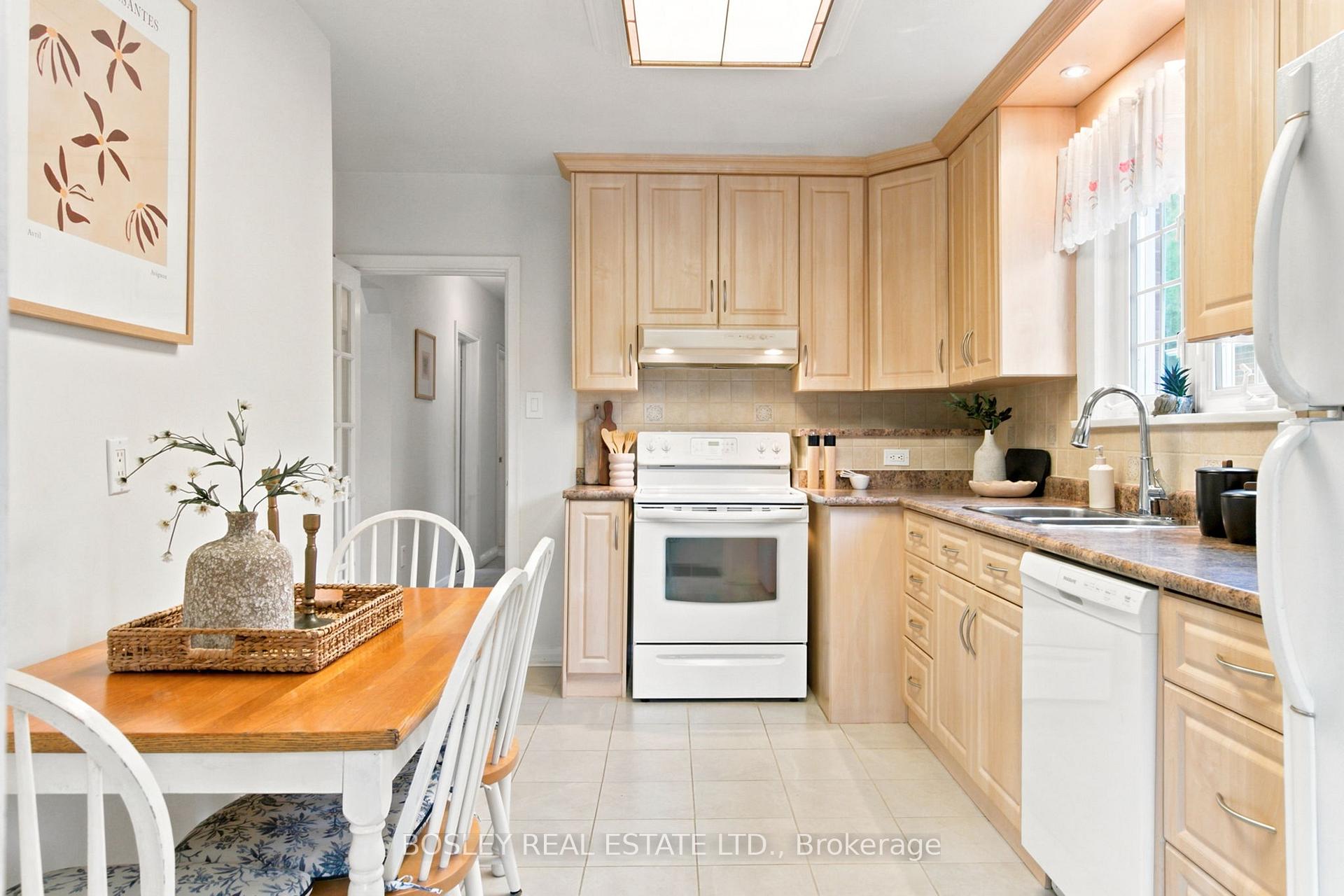 Photo 14 of 251 Ellington Drive, Scarborough, Wexford-Maryvale — HOMEH