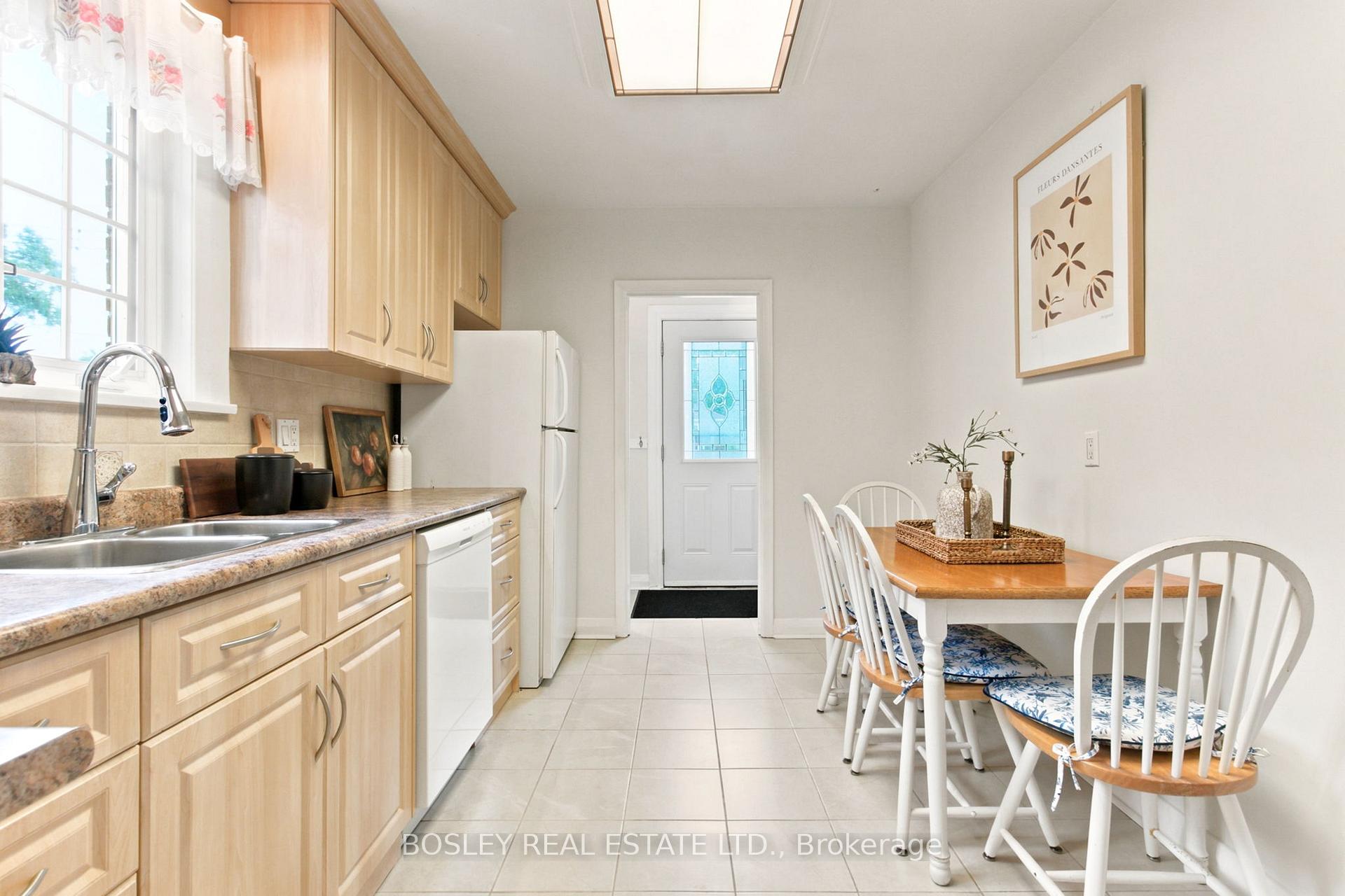 Photo 16 of 251 Ellington Drive, Scarborough, Wexford-Maryvale — HOMEH