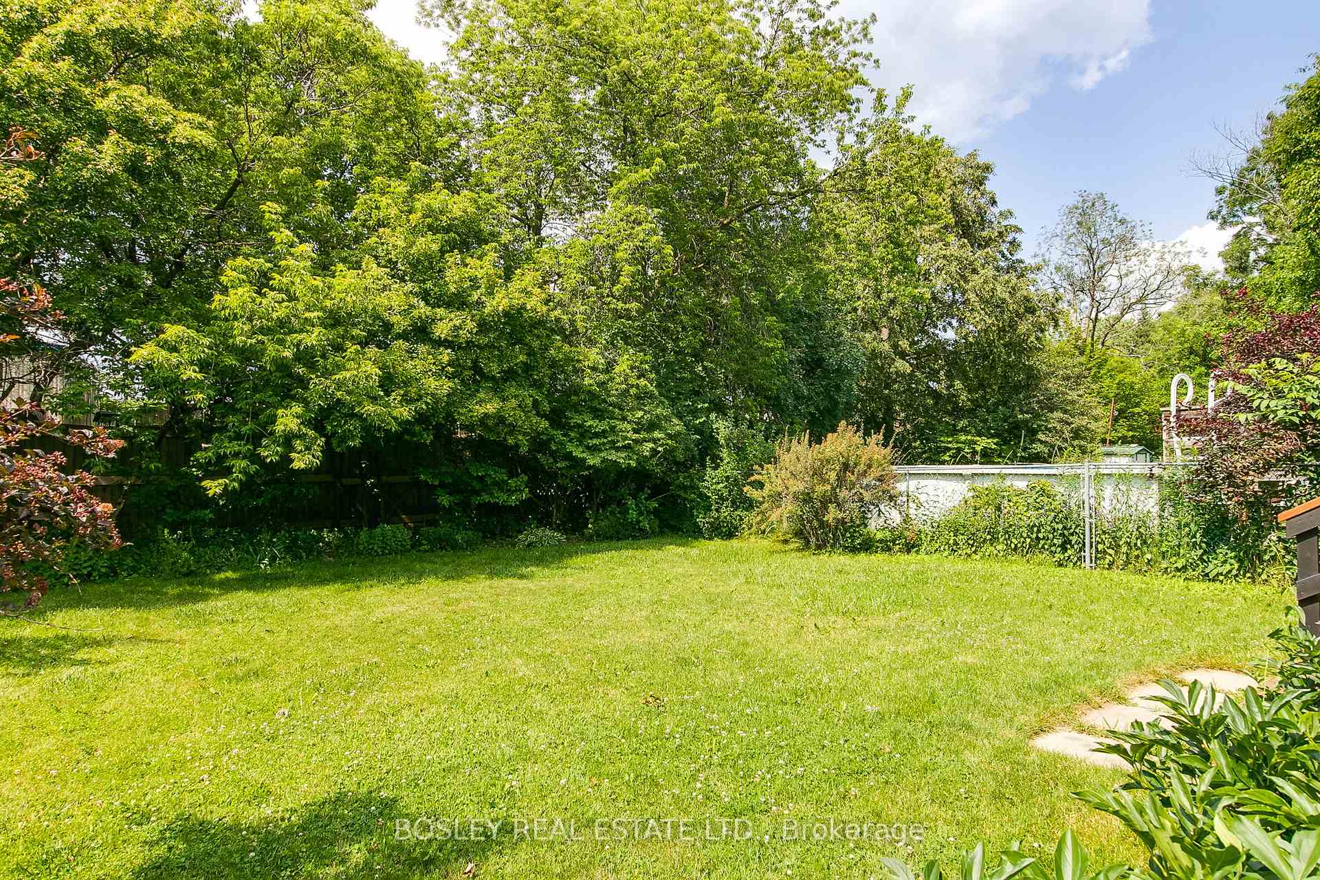 Photo 40 of 251 Ellington Drive, Scarborough, Wexford-Maryvale — HOMEH