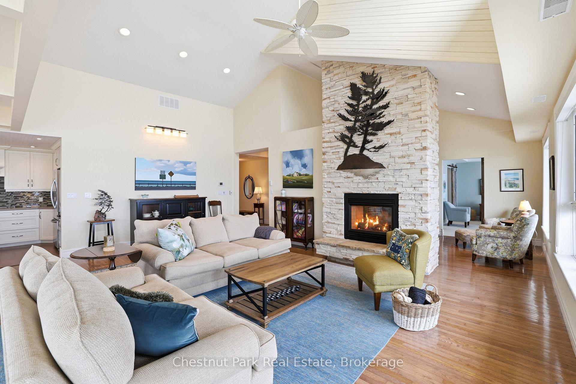 Photo 20 of 504 Mariners Way, Collingwood — HOMEH