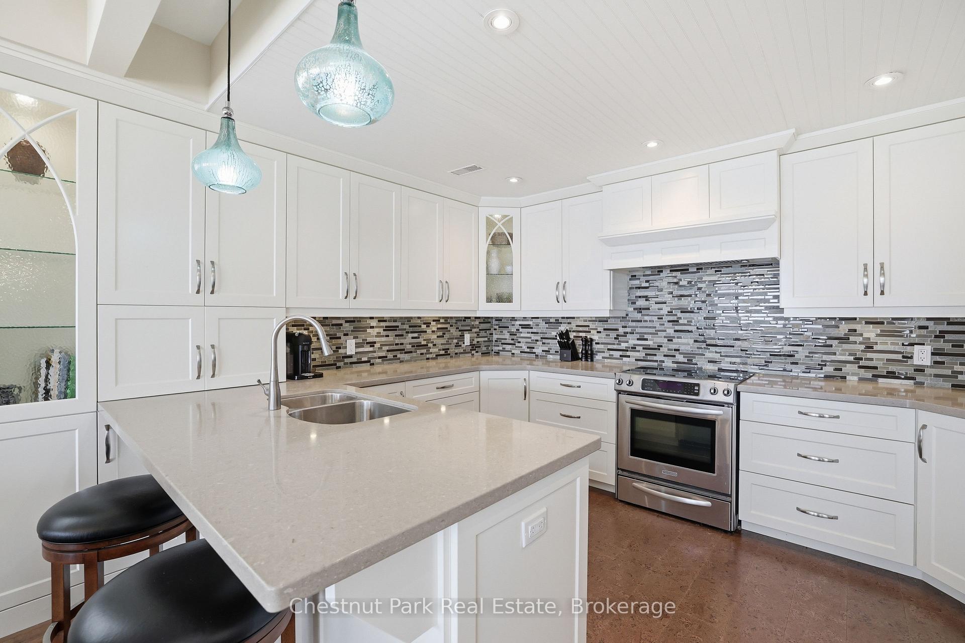 Photo 22 of 504 Mariners Way, Collingwood — HOMEH