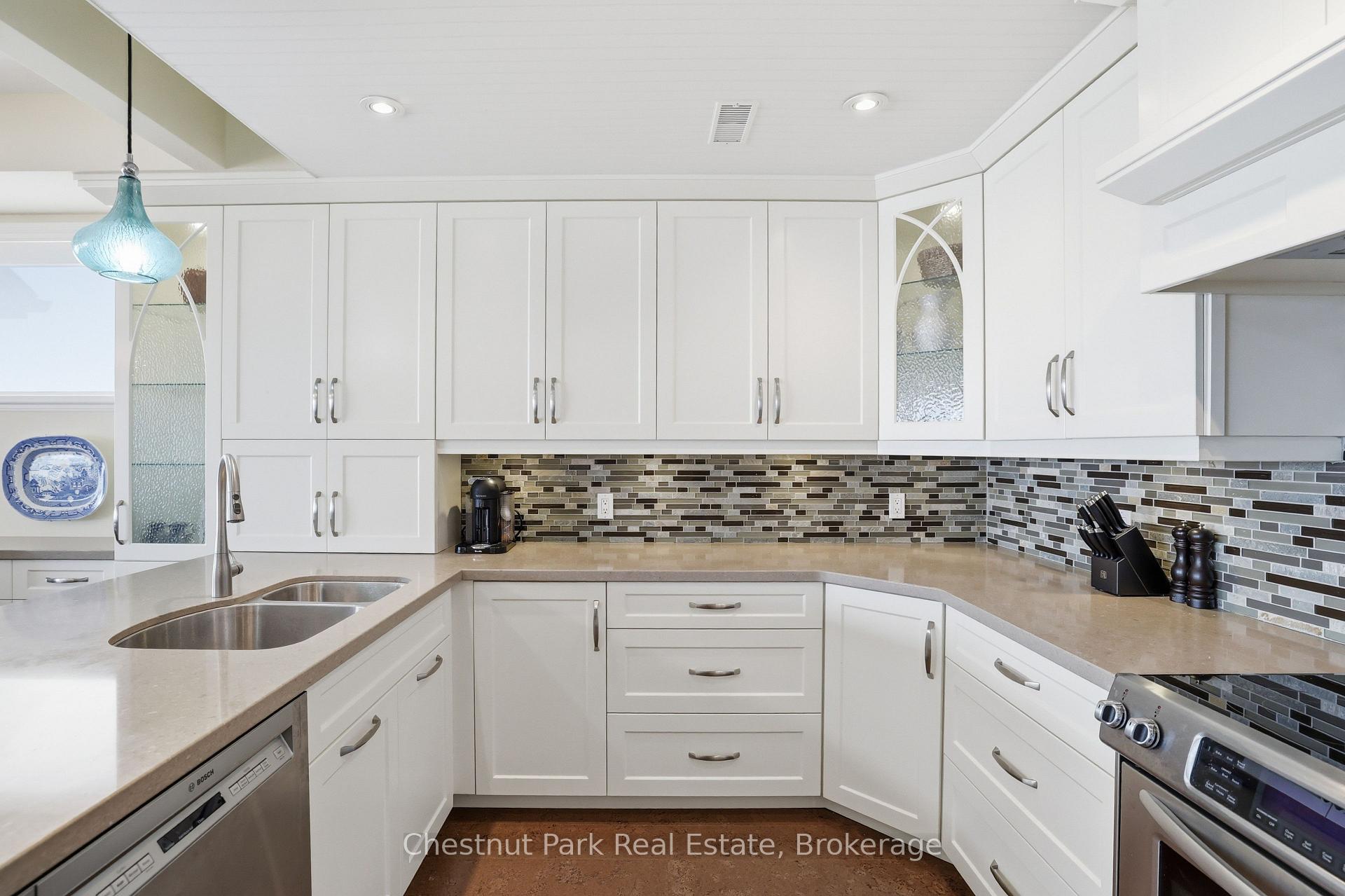 Photo 25 of 504 Mariners Way, Collingwood — HOMEH