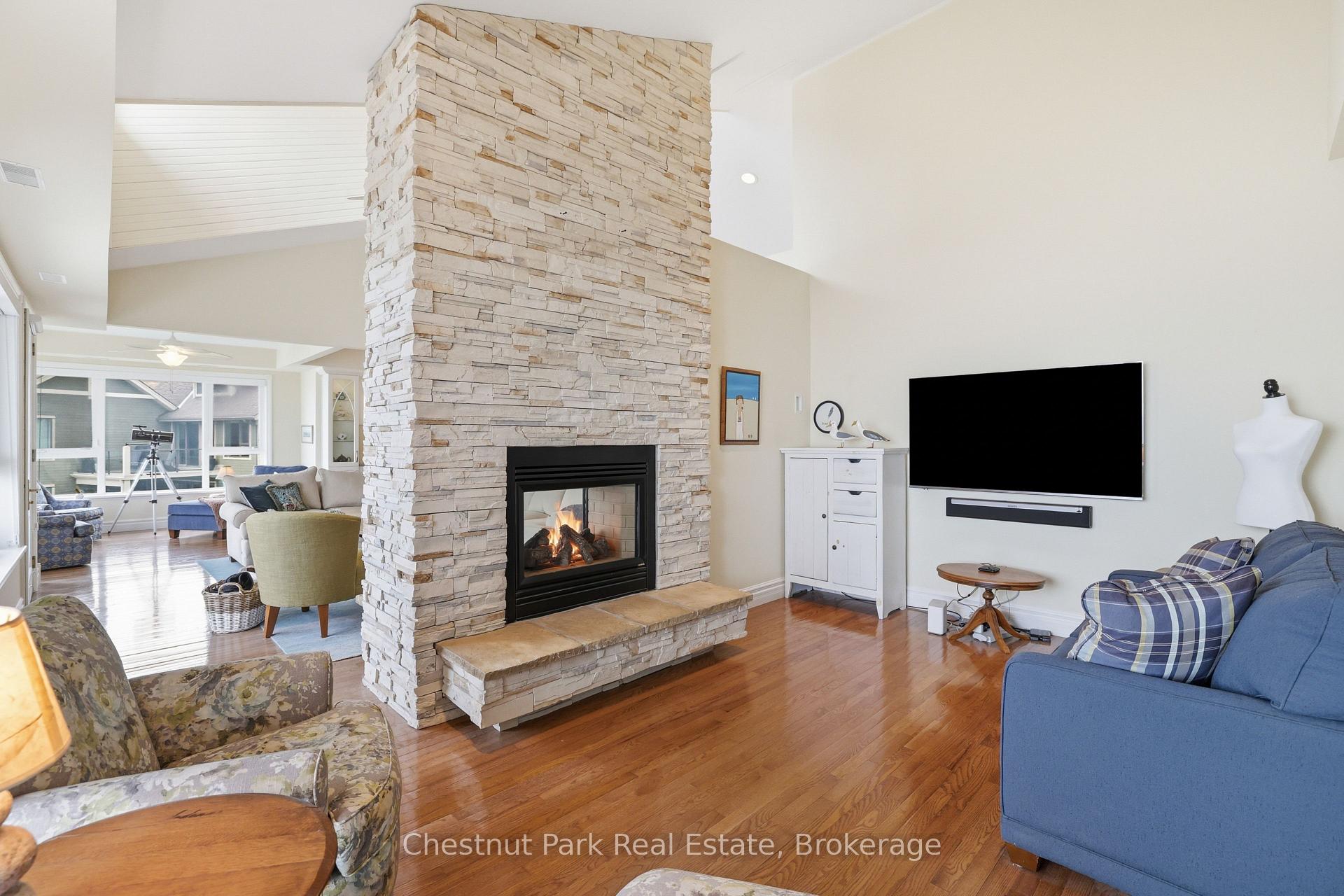 Photo 37 of 504 Mariners Way, Collingwood — HOMEH
