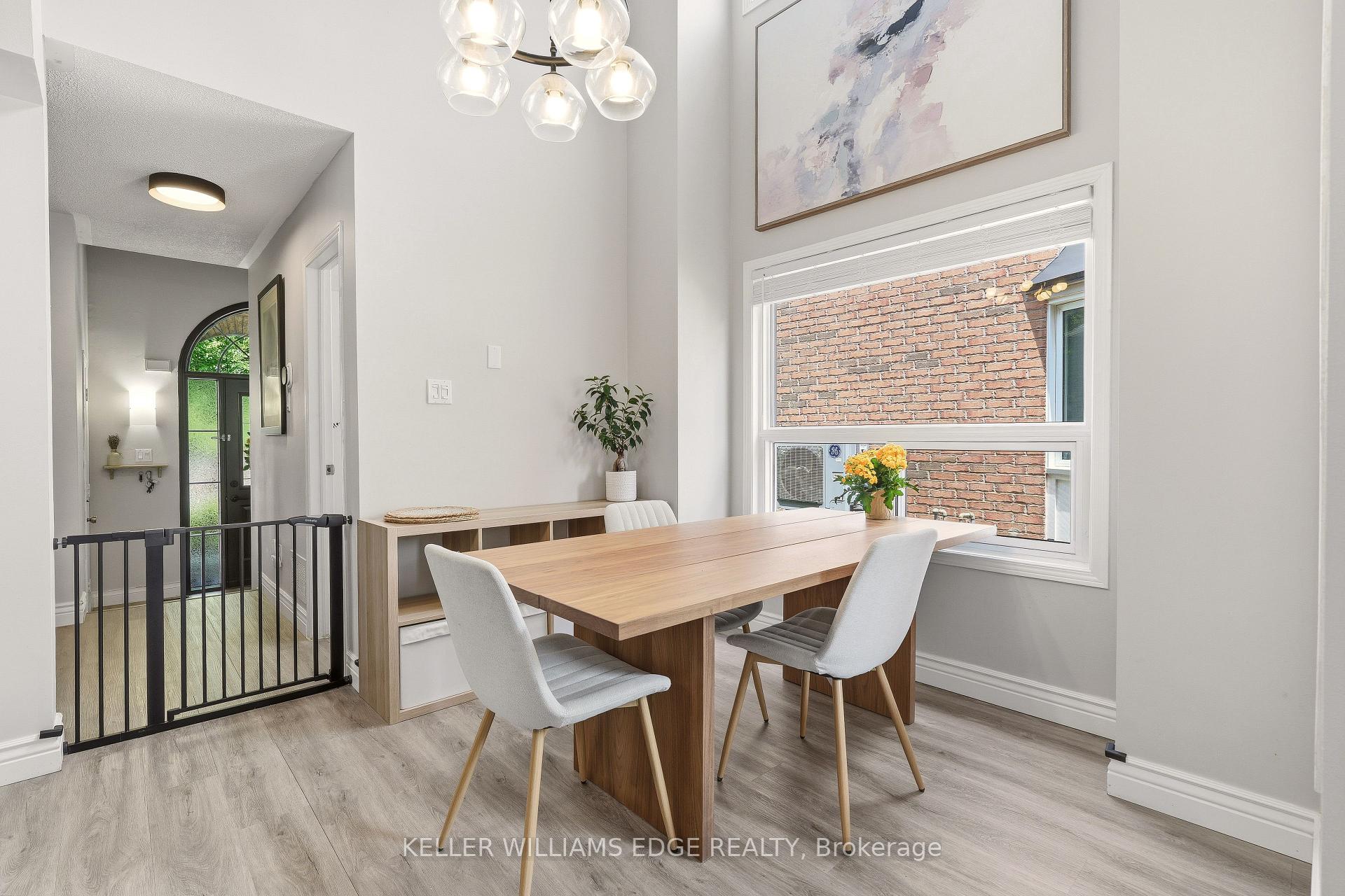 Photo 4 of 84 Rockhaven Lane, Hamilton, Waterdown — HOMEH