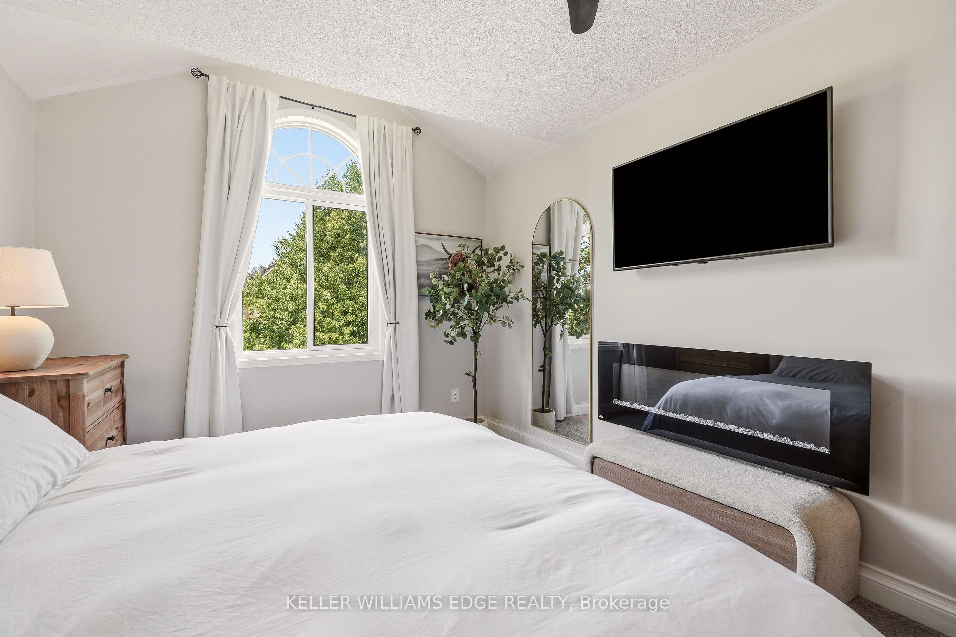 Photo 24 of 84 Rockhaven Lane, Hamilton, Waterdown — HOMEH