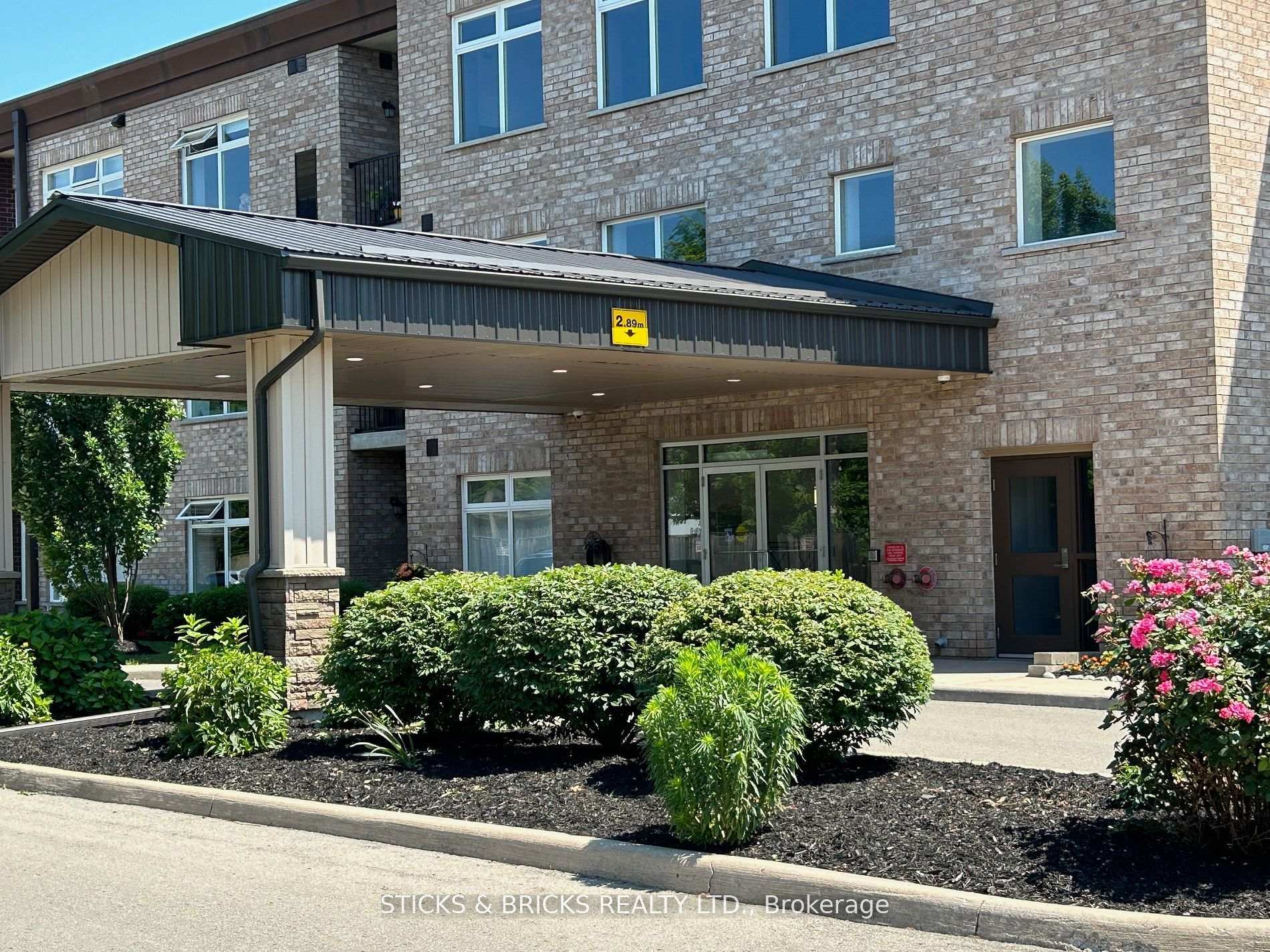 Photo 1 of Unit 111, 4644 Pettit Avenue, Niagara Falls, Morrison — HOMEH
