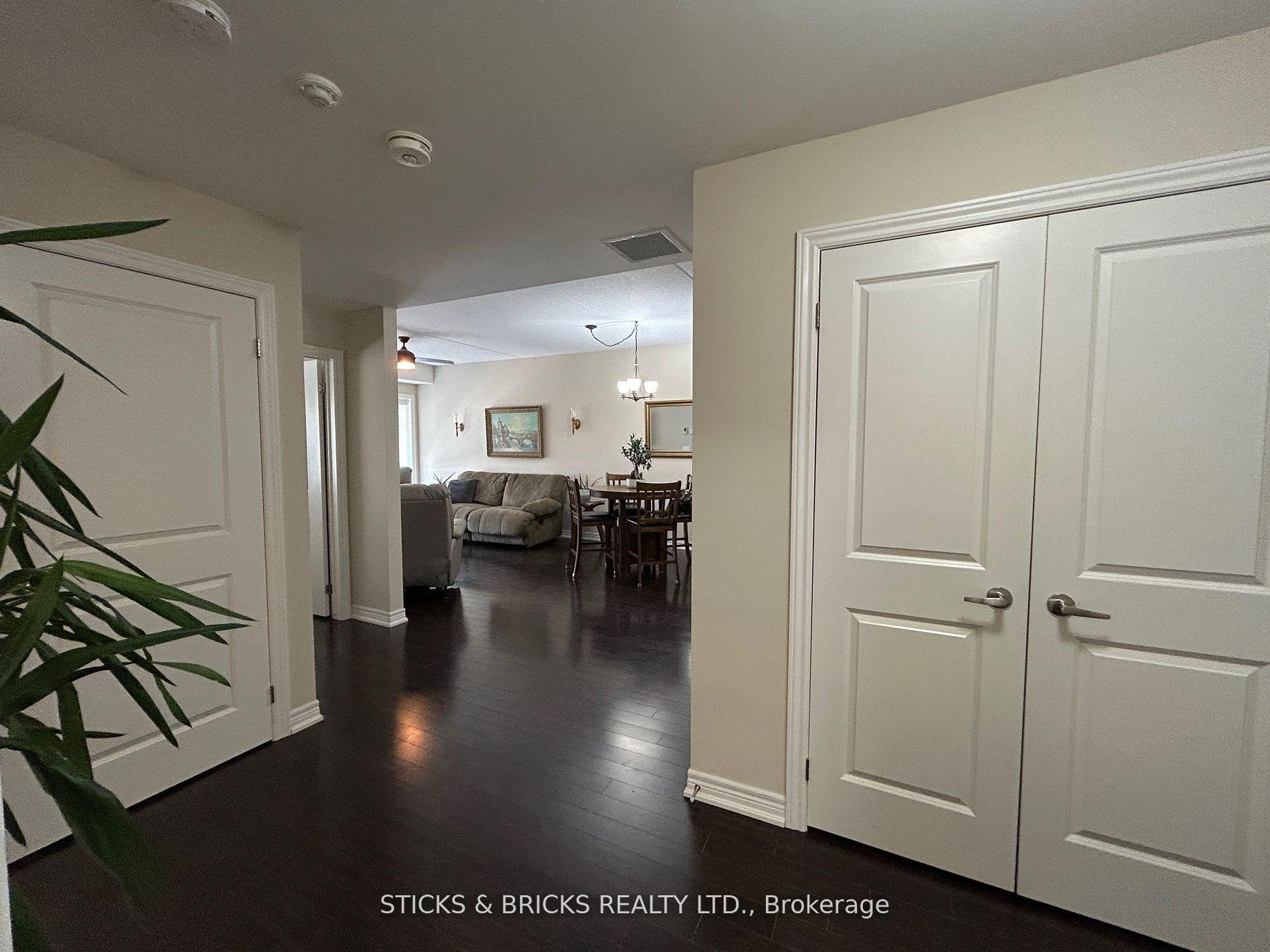 Photo 5 of Unit 111, 4644 Pettit Avenue, Niagara Falls, Morrison — HOMEH