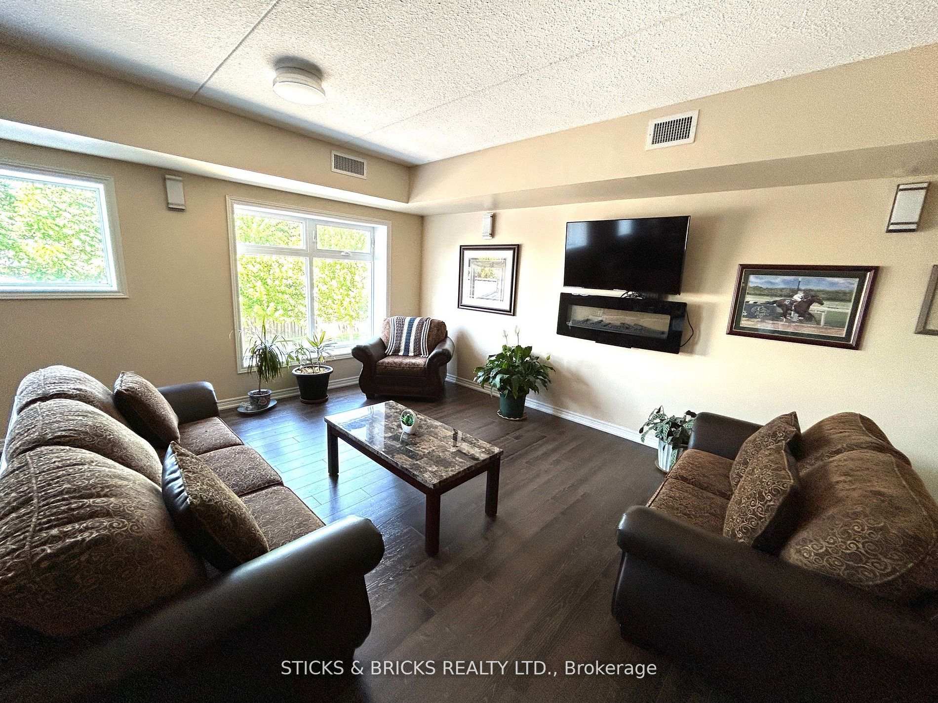Photo 18 of Unit 111, 4644 Pettit Avenue, Niagara Falls, Morrison — HOMEH