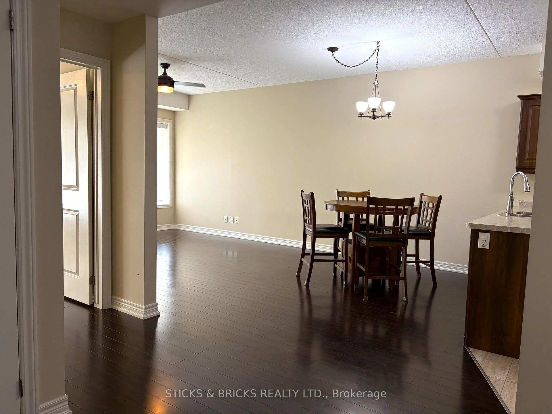 Photo 6 of Unit 111, 4644 Pettit Avenue, Niagara Falls, Morrison — HOMEH