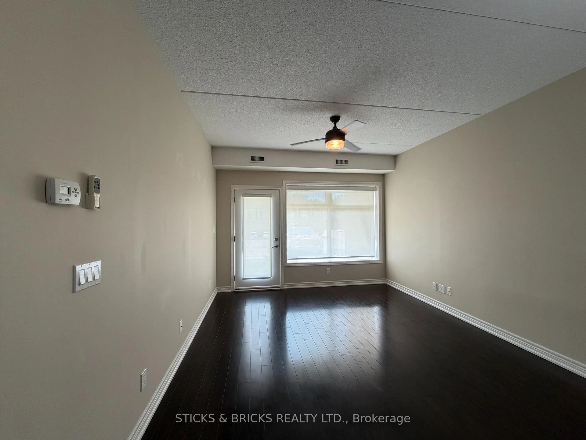 Photo 8 of Unit 111, 4644 Pettit Avenue, Niagara Falls, Morrison — HOMEH