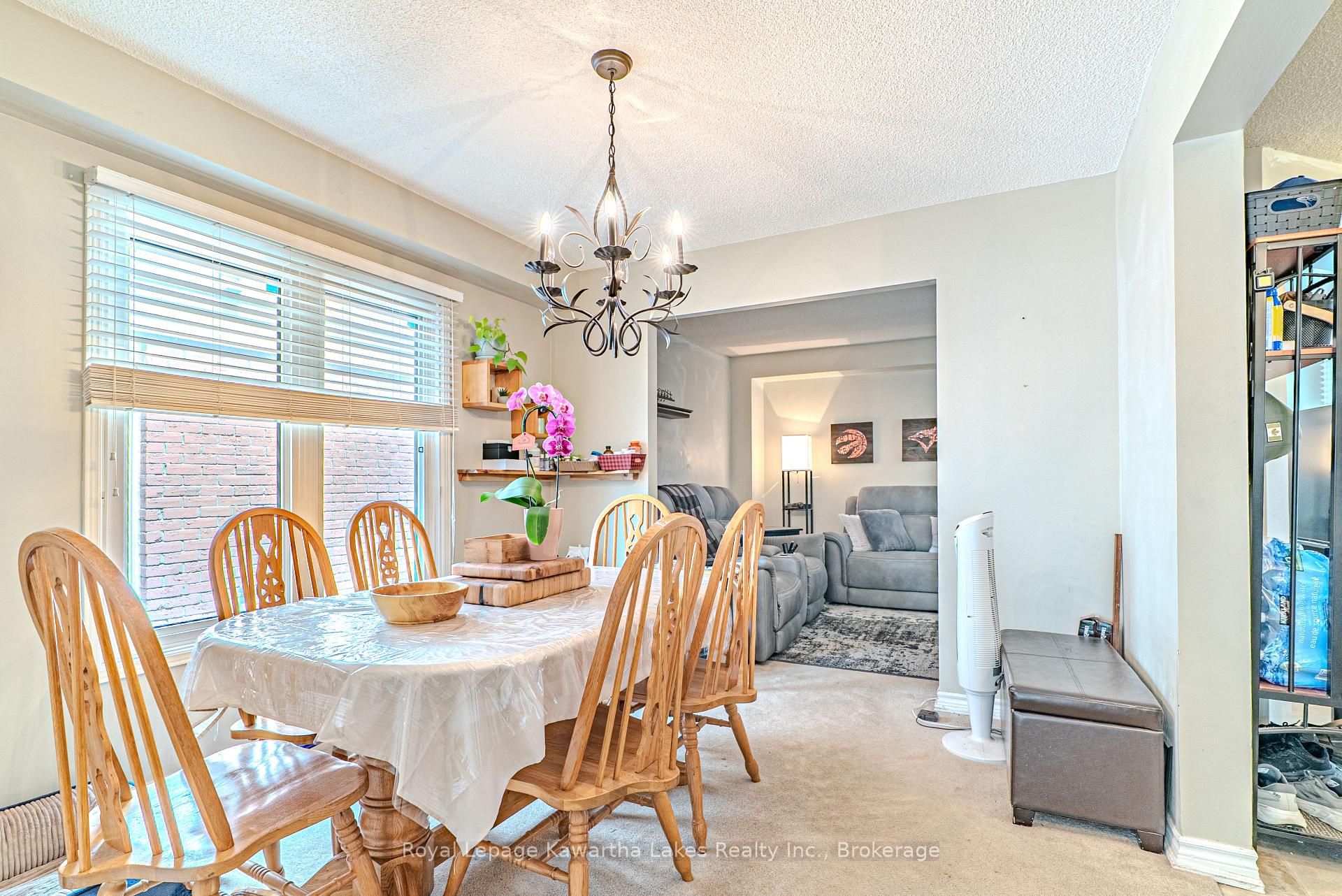 Photo 12 of 38 Lipton Crescent, Whitby, Pringle Creek — HOMEH