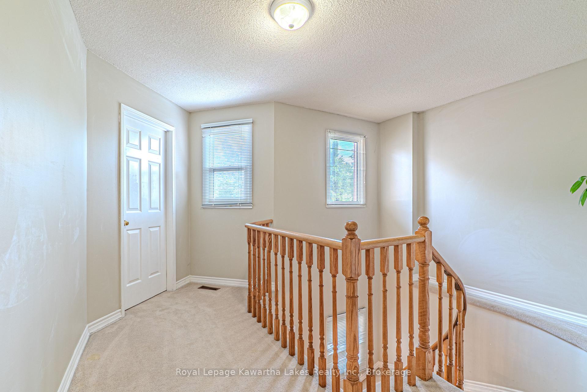 Photo 17 of 38 Lipton Crescent, Whitby, Pringle Creek — HOMEH