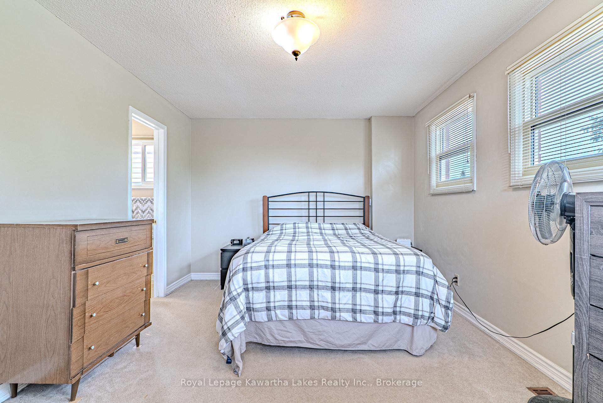 Photo 18 of 38 Lipton Crescent, Whitby, Pringle Creek — HOMEH