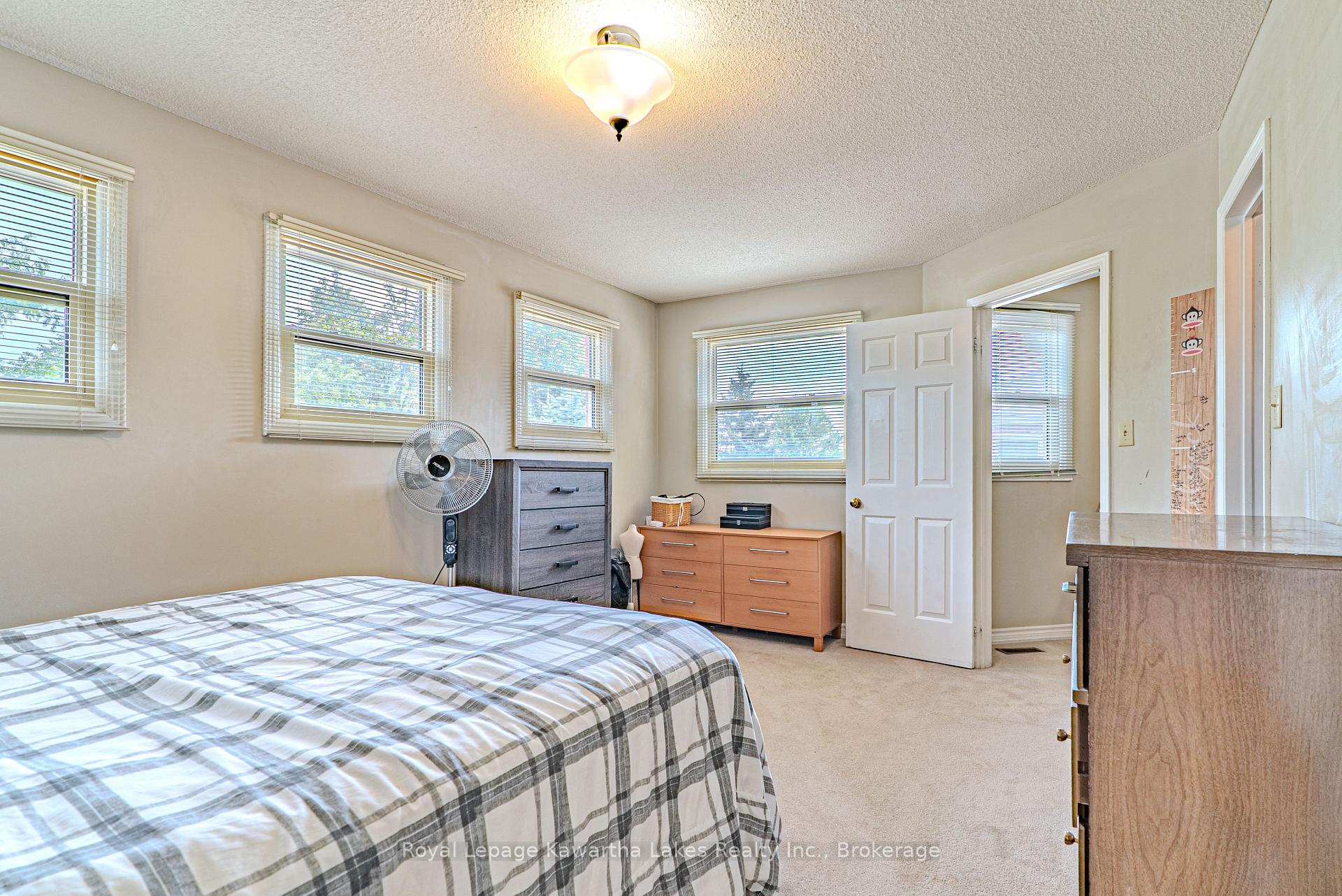 Photo 19 of 38 Lipton Crescent, Whitby, Pringle Creek — HOMEH