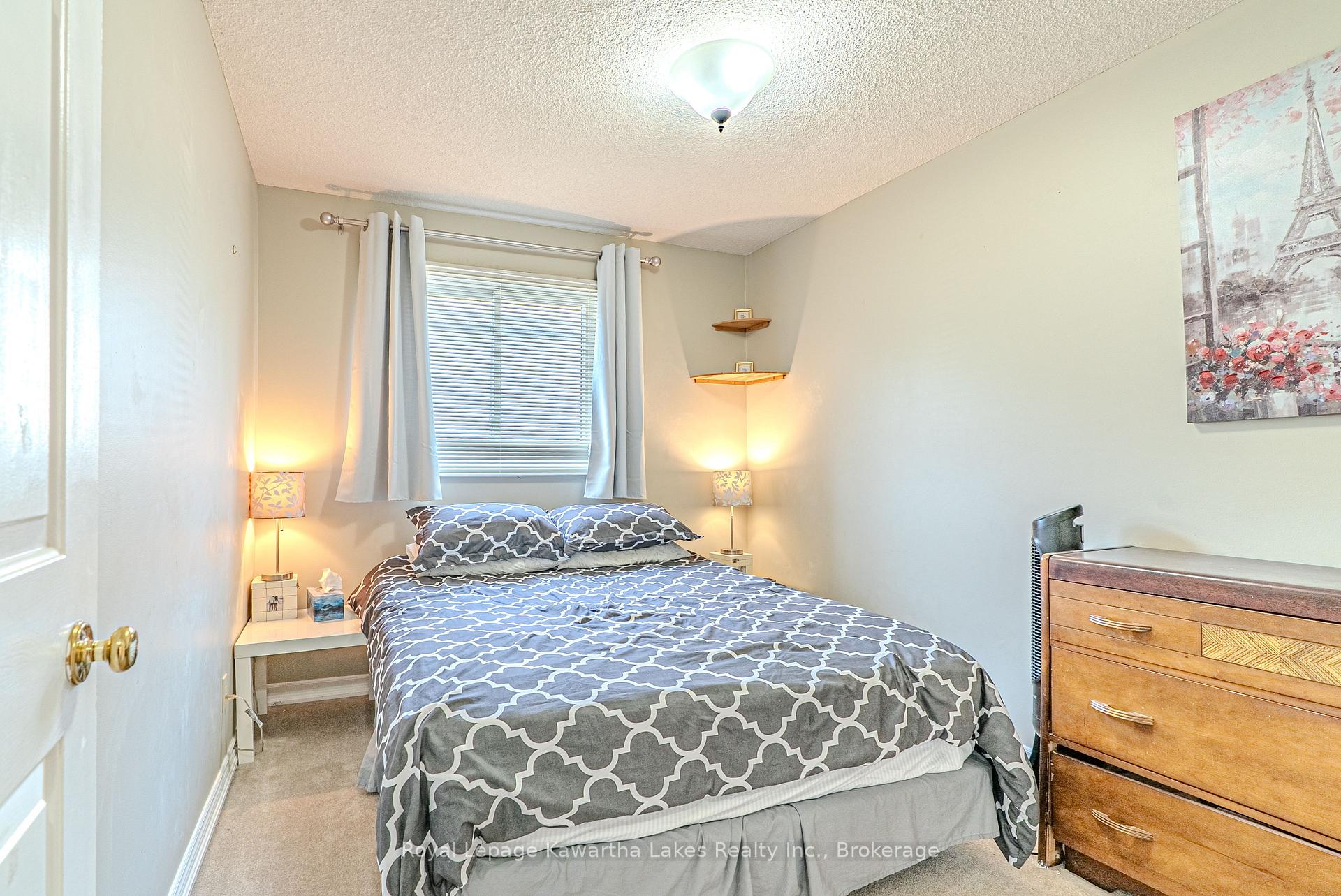 Photo 21 of 38 Lipton Crescent, Whitby, Pringle Creek — HOMEH