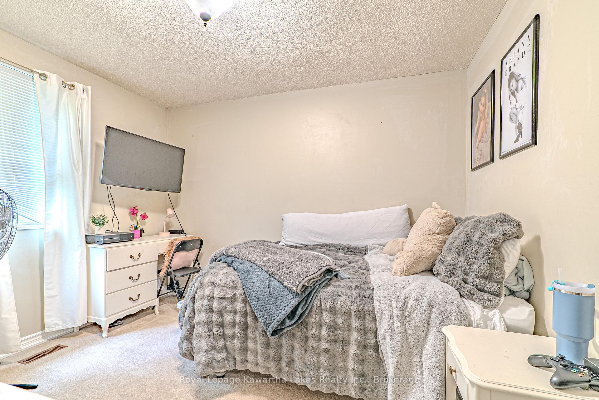 Photo 22 of 38 Lipton Crescent, Whitby, Pringle Creek — HOMEH