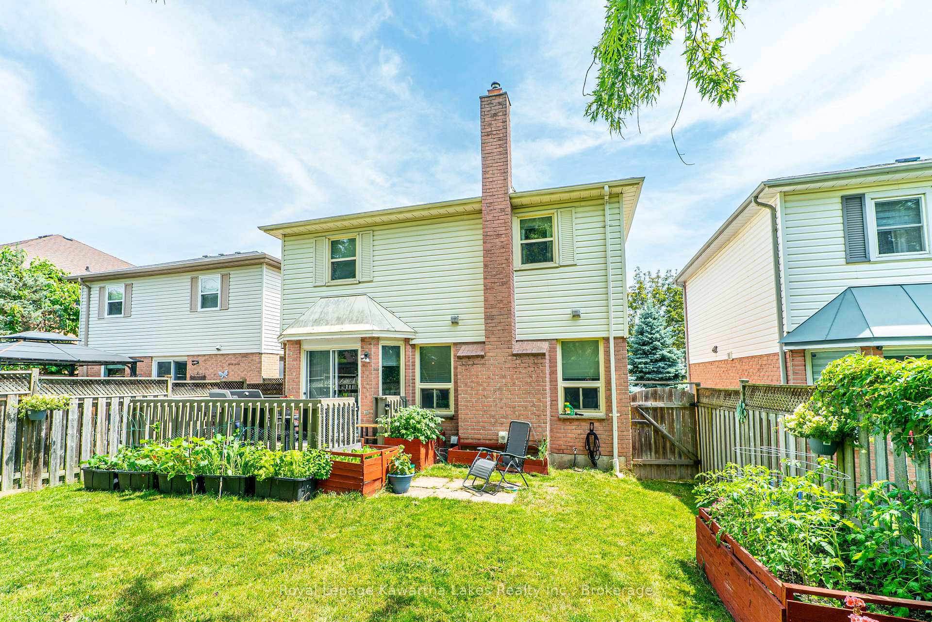 Photo 28 of 38 Lipton Crescent, Whitby, Pringle Creek — HOMEH