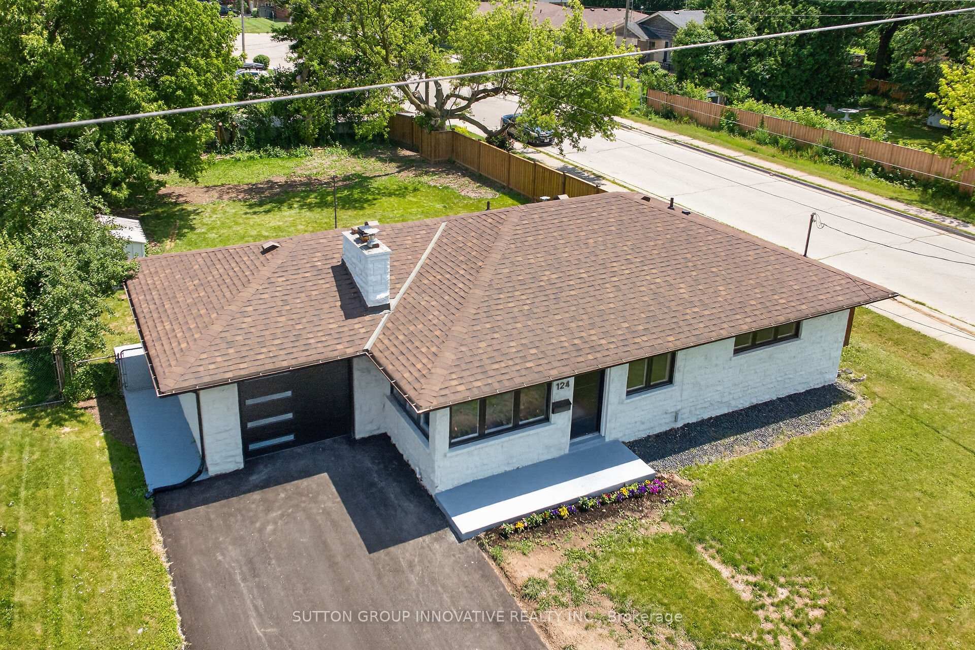 Photo 2 of 124 Corman Avenue, Hamilton, Stoney Creek — HOMEH