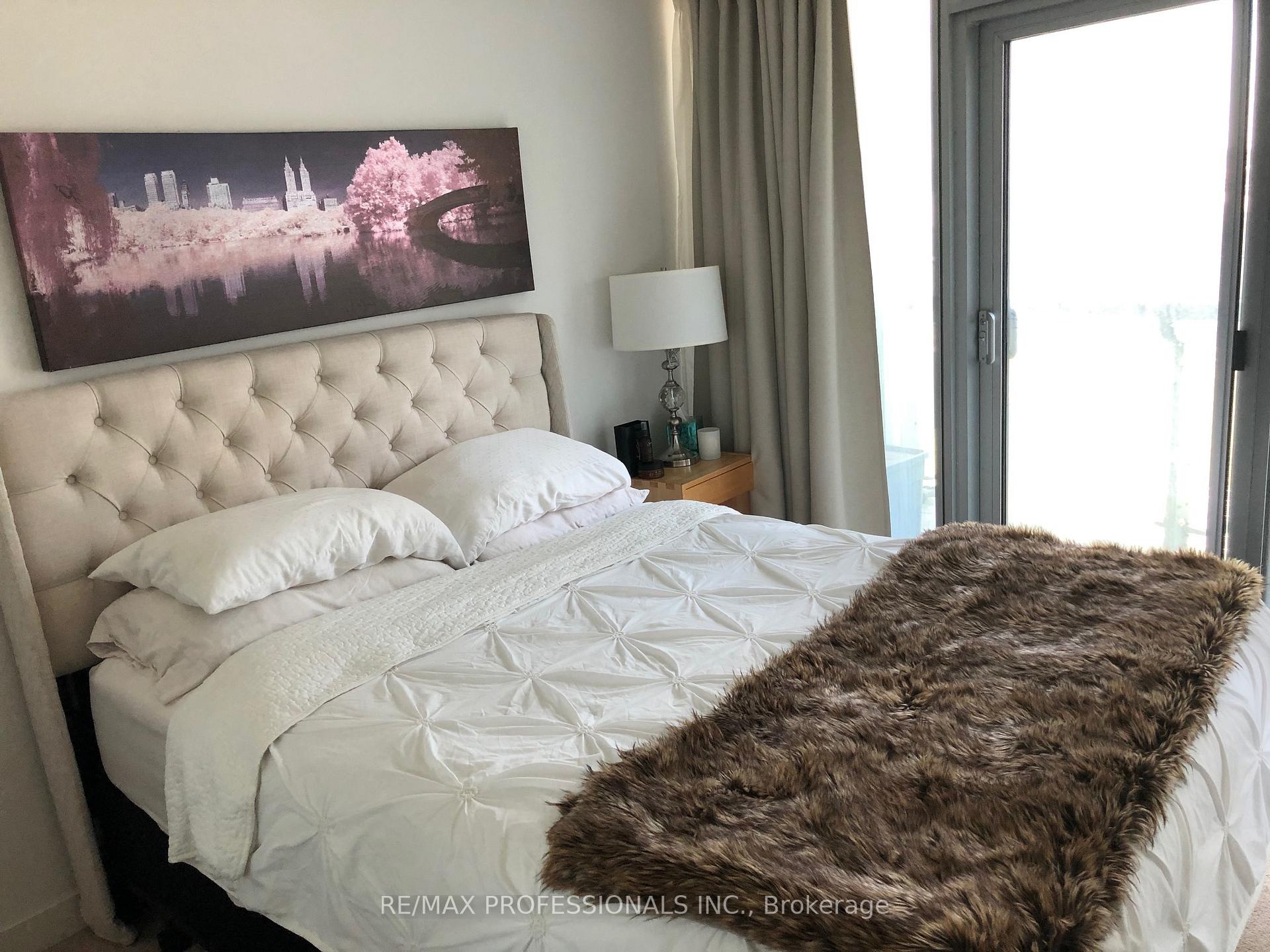 Photo 5 of Unit 402, 12 York Street, Toronto, Waterfront Communities — HOMEH