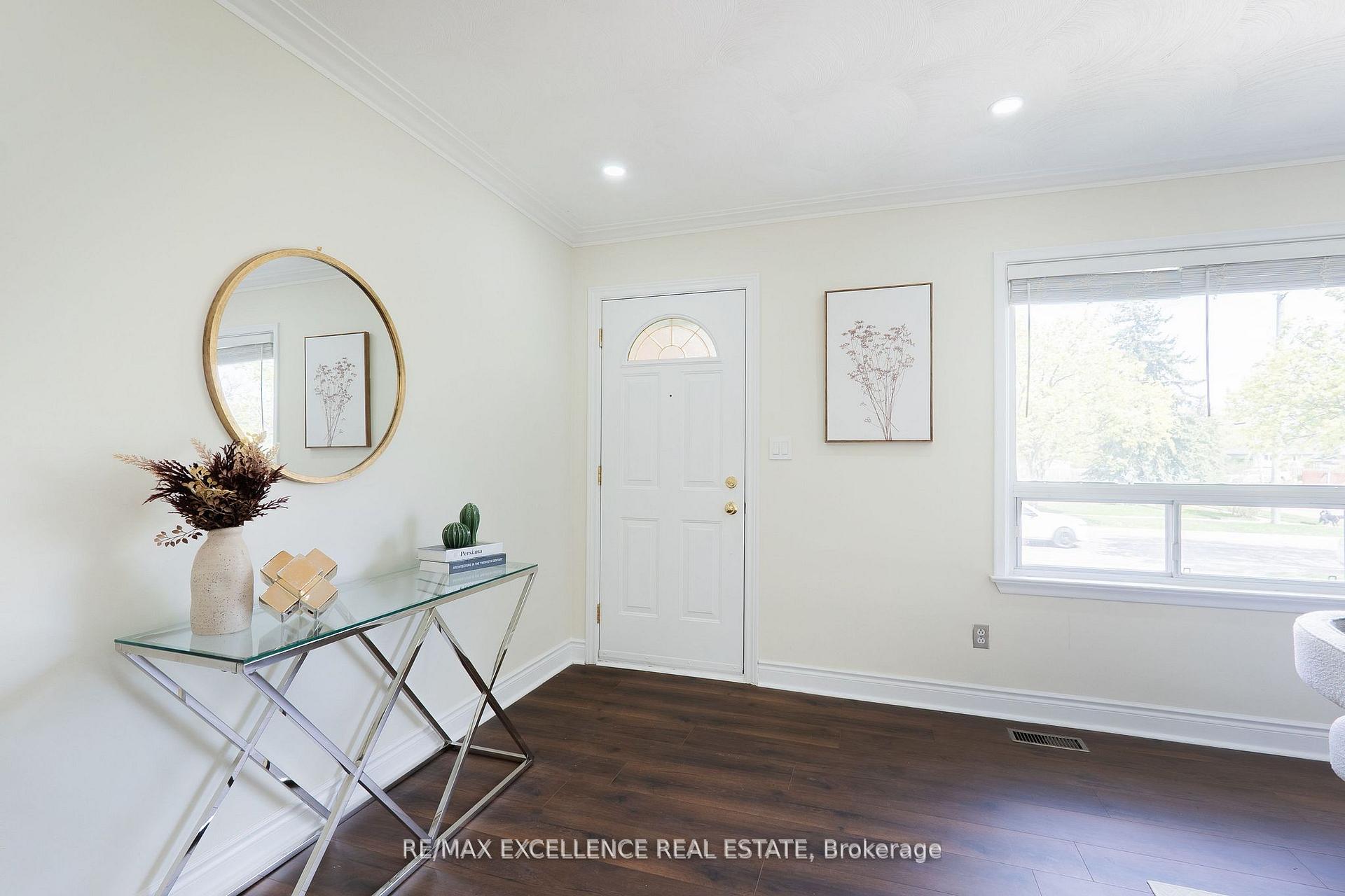 Photo 8 of 431 Delrex Boulevard, Halton Hills, Georgetown — HOMEH