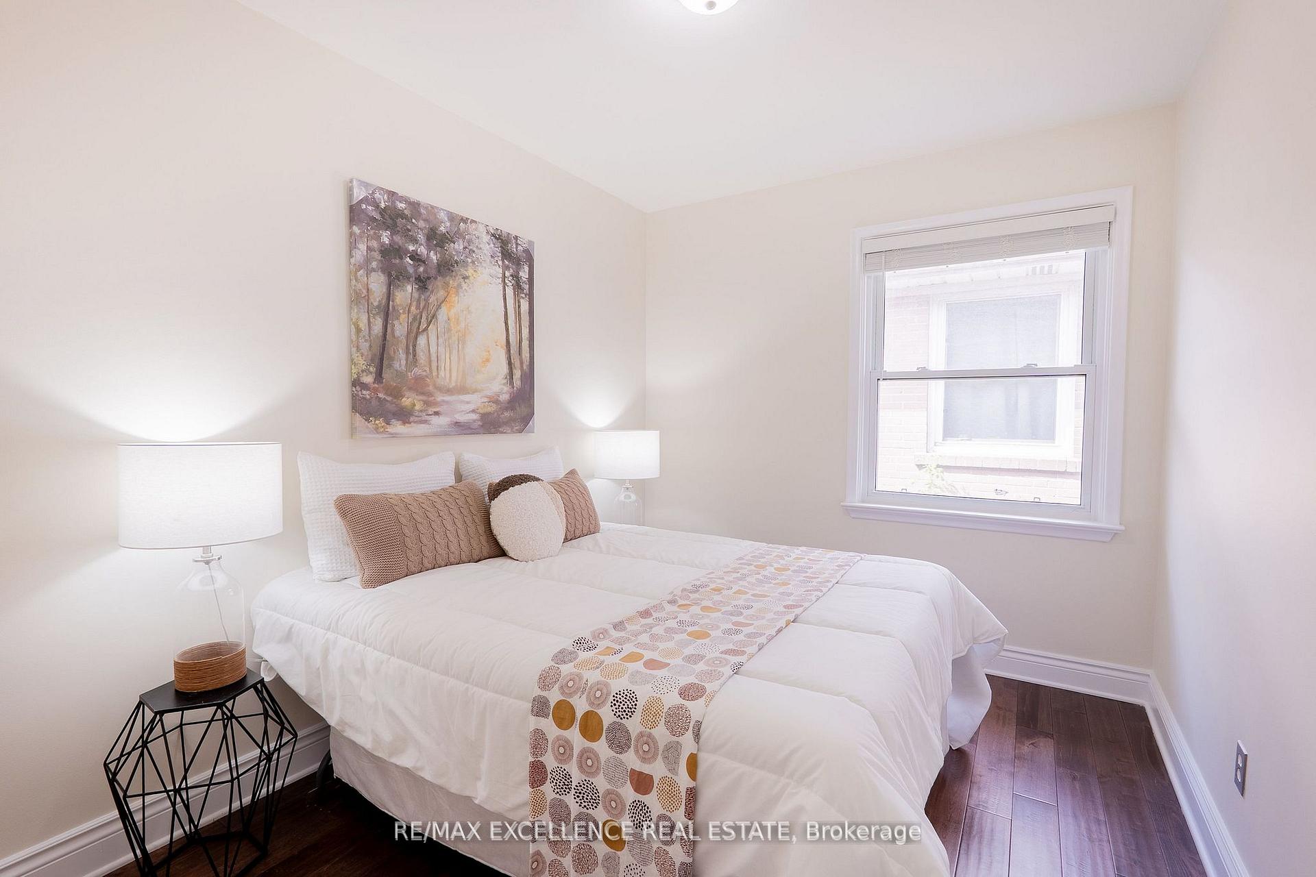 Photo 14 of 431 Delrex Boulevard, Halton Hills, Georgetown — HOMEH