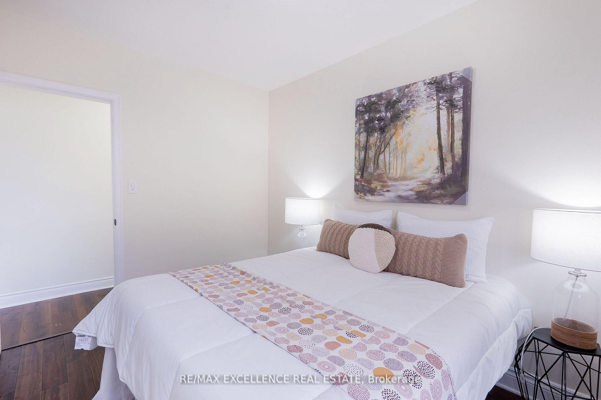 Photo 15 of 431 Delrex Boulevard, Halton Hills, Georgetown — HOMEH