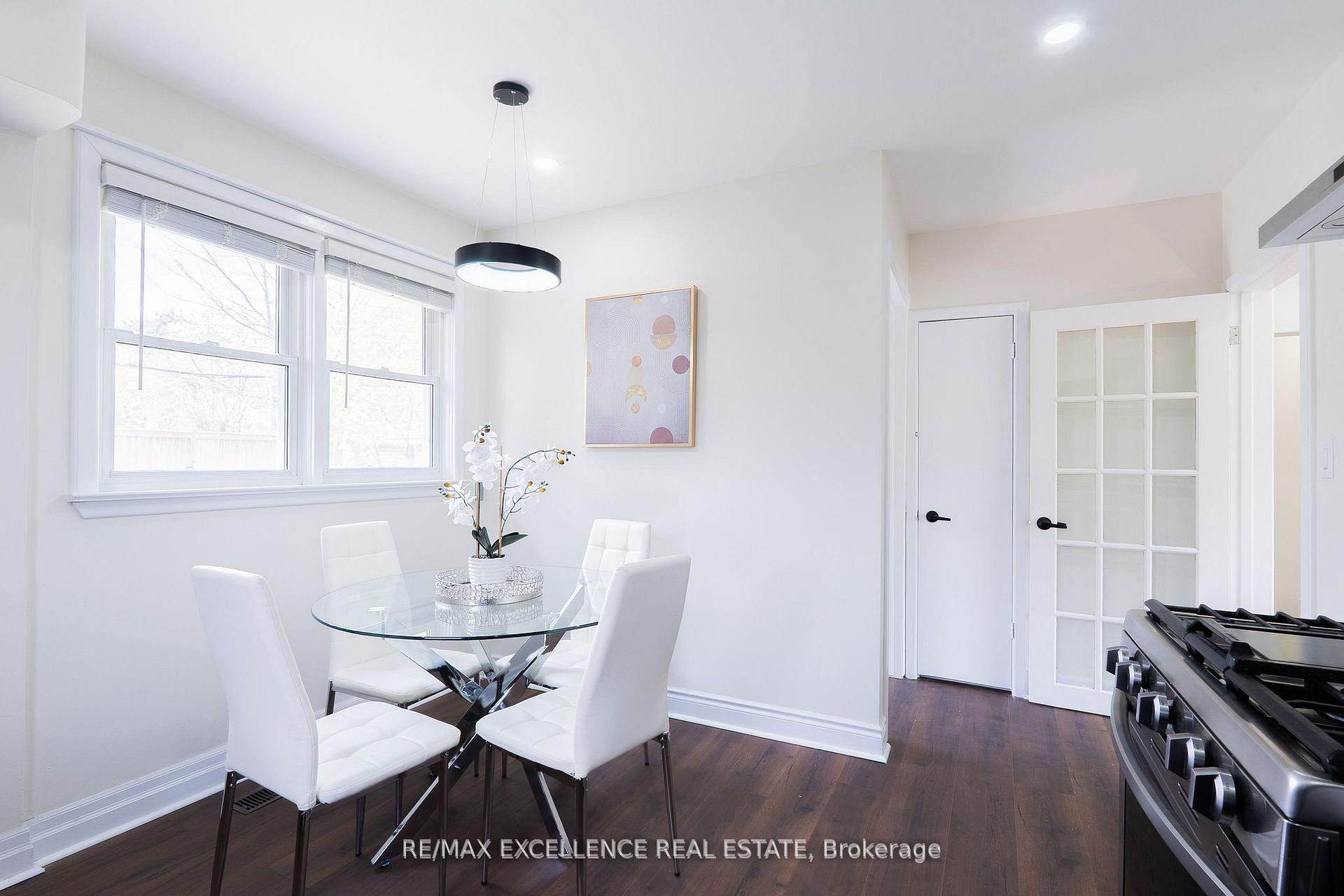 Photo 19 of 431 Delrex Boulevard, Halton Hills, Georgetown — HOMEH