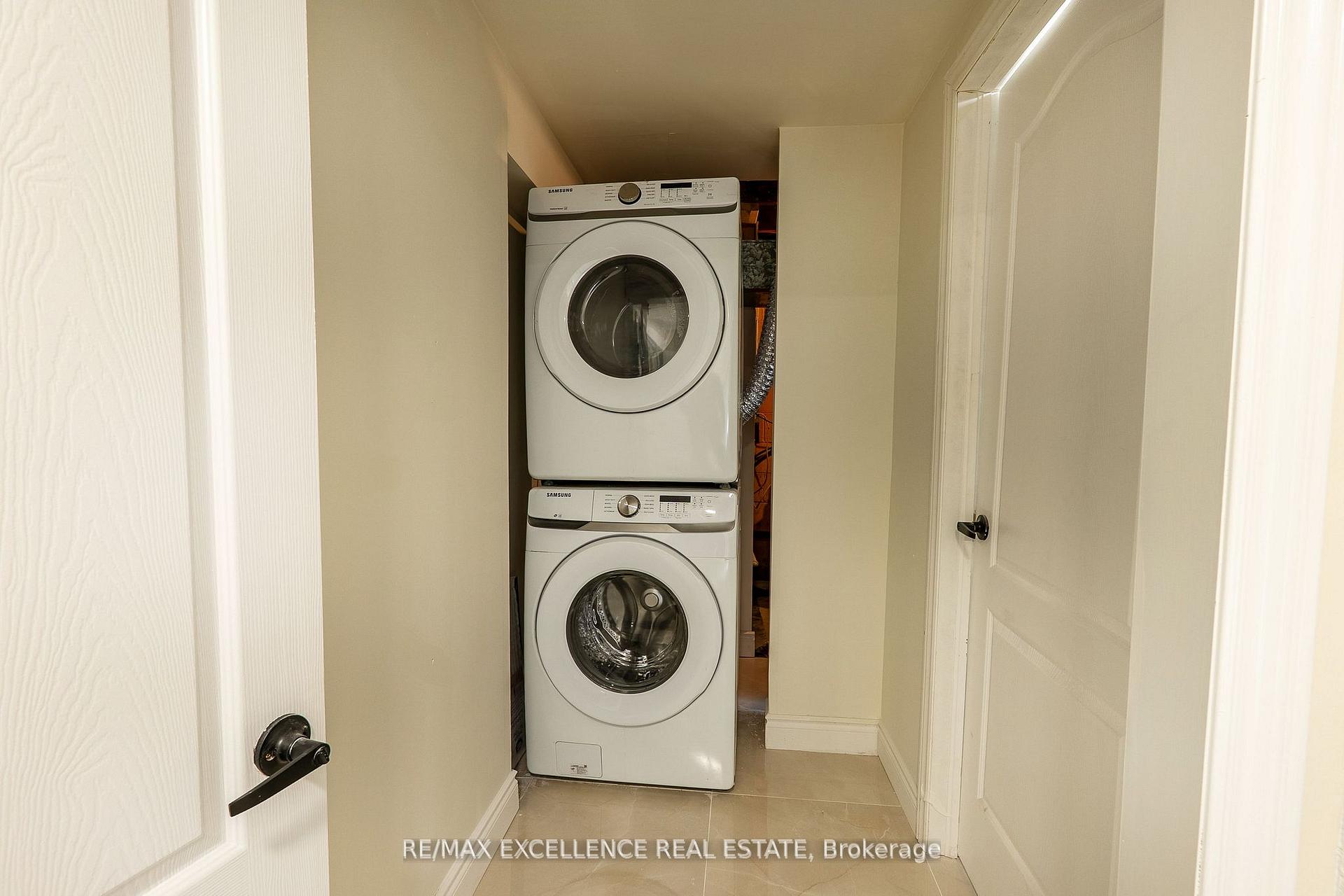 Photo 25 of 431 Delrex Boulevard, Halton Hills, Georgetown — HOMEH