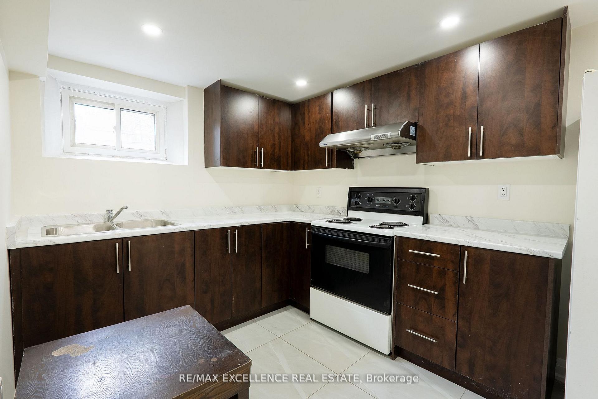 Photo 28 of 431 Delrex Boulevard, Halton Hills, Georgetown — HOMEH