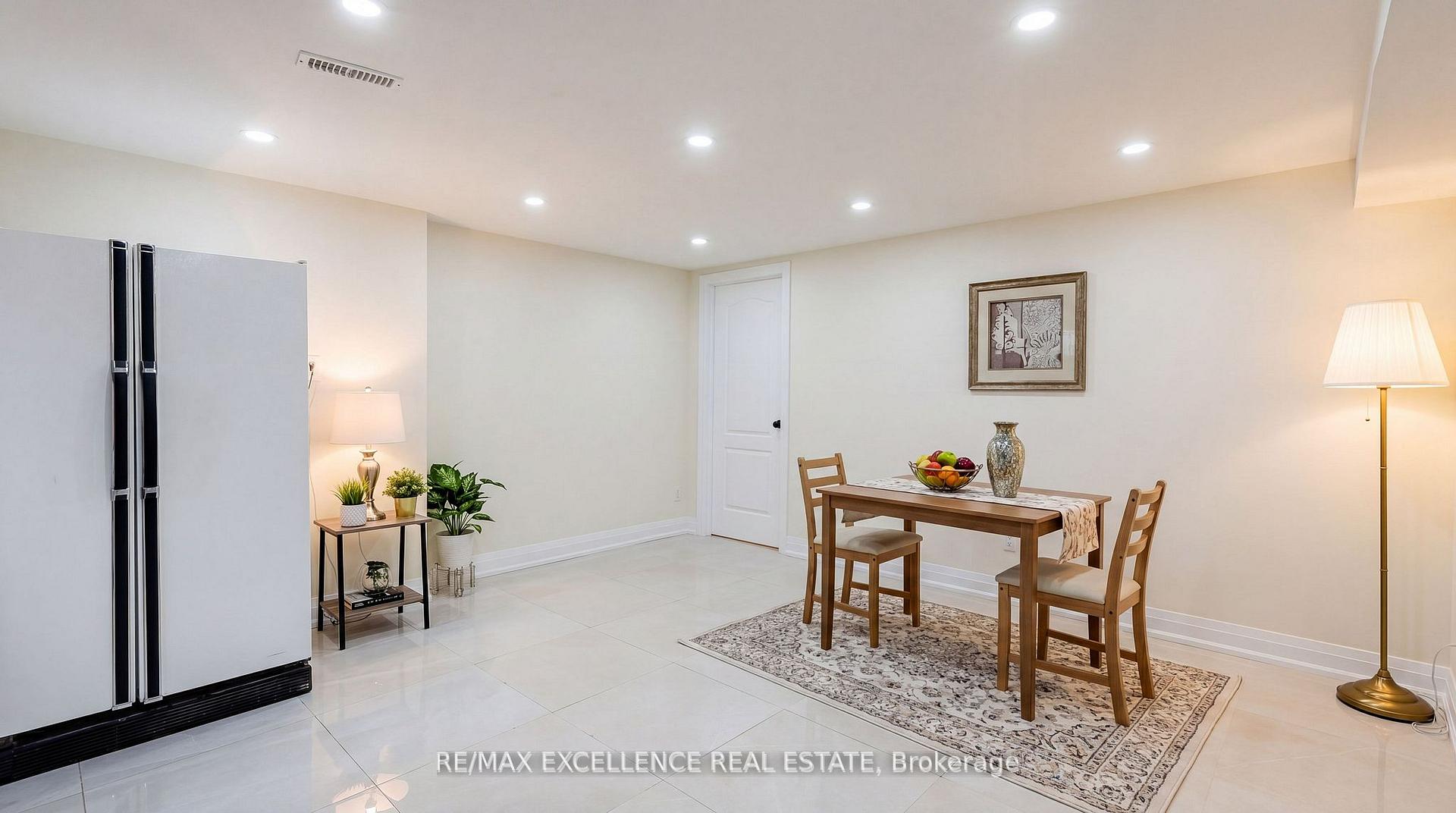 Photo 29 of 431 Delrex Boulevard, Halton Hills, Georgetown — HOMEH