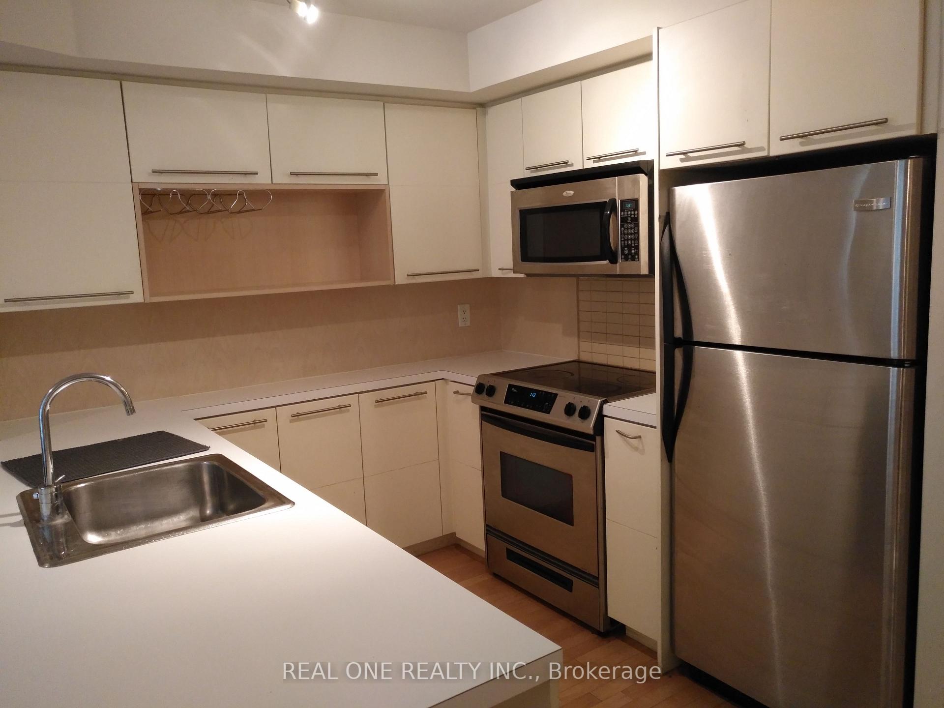 Photo 3 of Unit 306, 21 Carlton Street, Toronto, Church-Yonge Corridor — HOMEH
