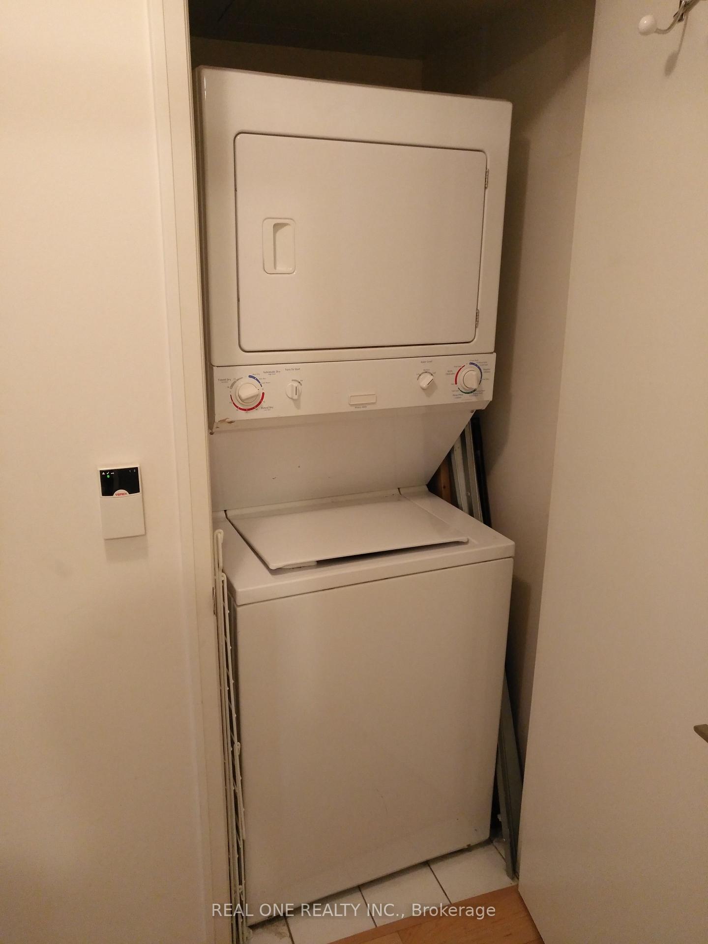Photo 9 of Unit 306, 21 Carlton Street, Toronto, Church-Yonge Corridor — HOMEH