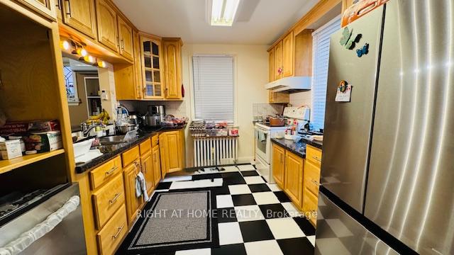 Photo 3 of 349 Kipling Avenue, Etobicoke, New Toronto — HOMEH