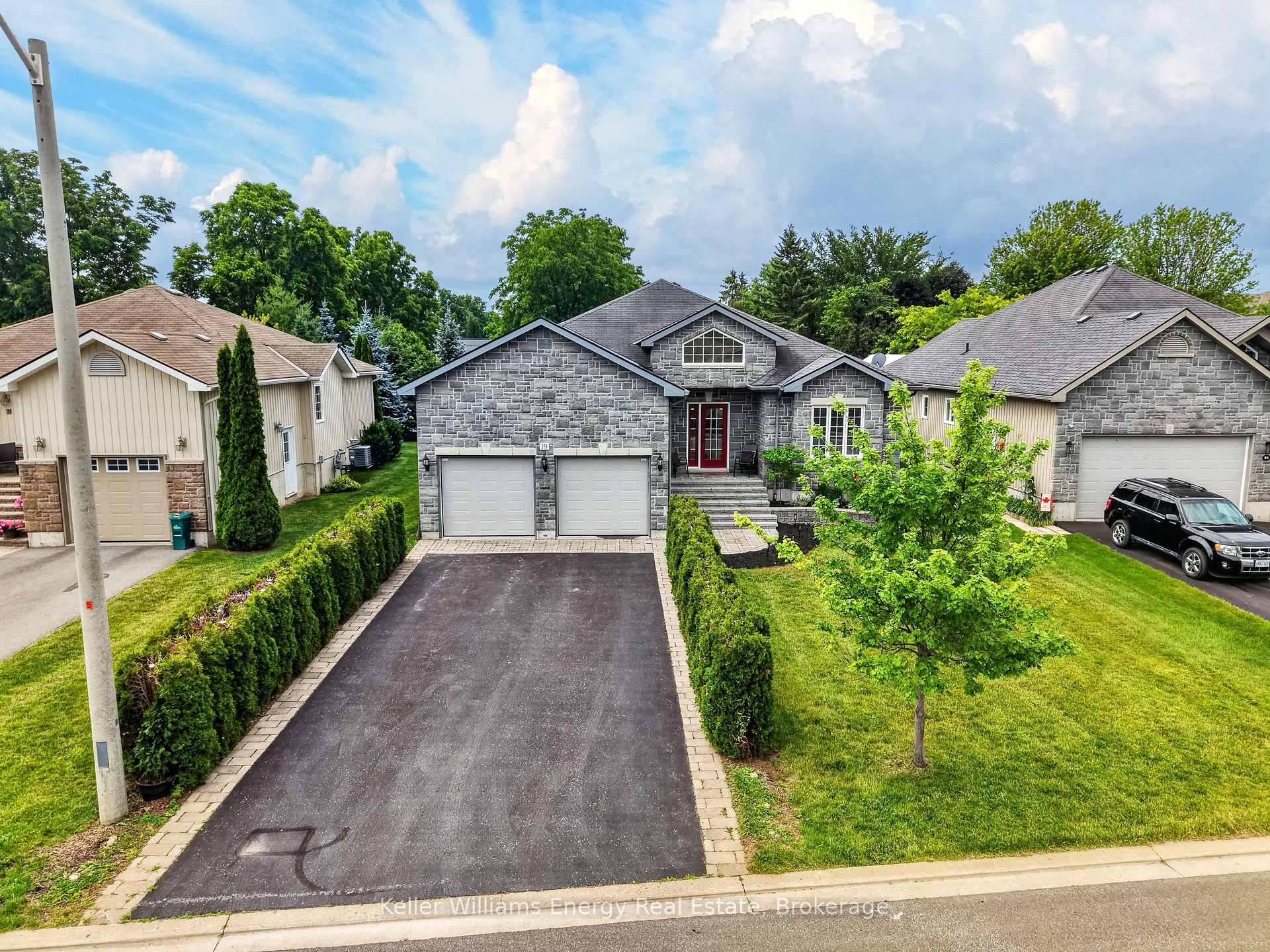 Photo 2 of 19 Jasper Avenue, Prince Edward County, Picton Ward — HOMEH