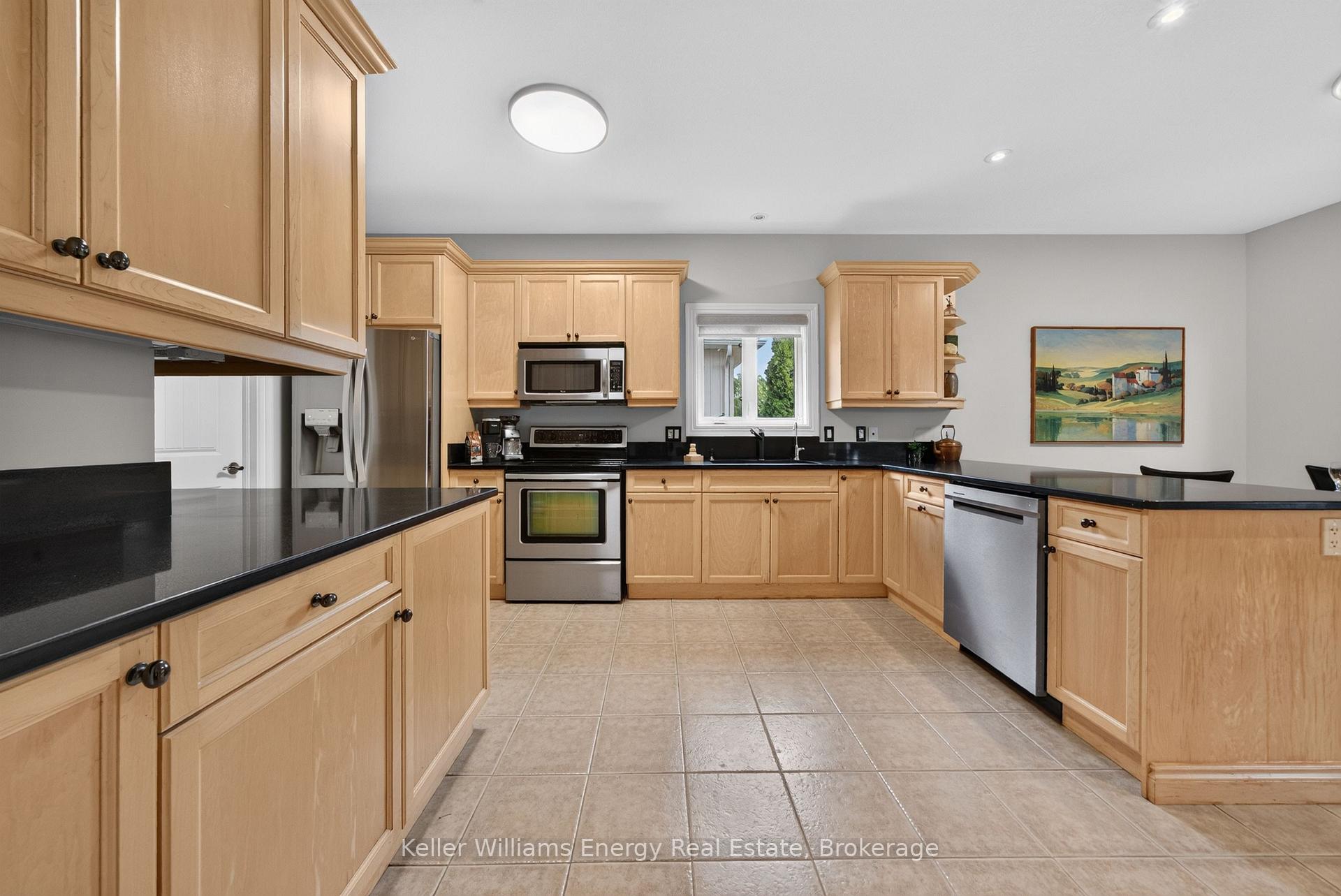 Photo 17 of 19 Jasper Avenue, Prince Edward County, Picton Ward — HOMEH