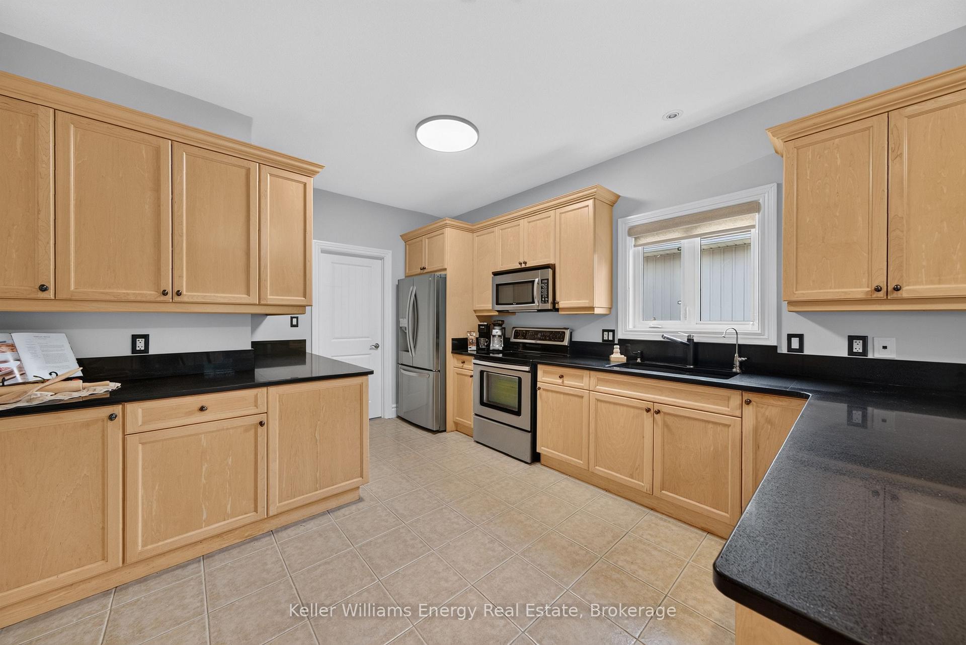 Photo 20 of 19 Jasper Avenue, Prince Edward County, Picton Ward — HOMEH