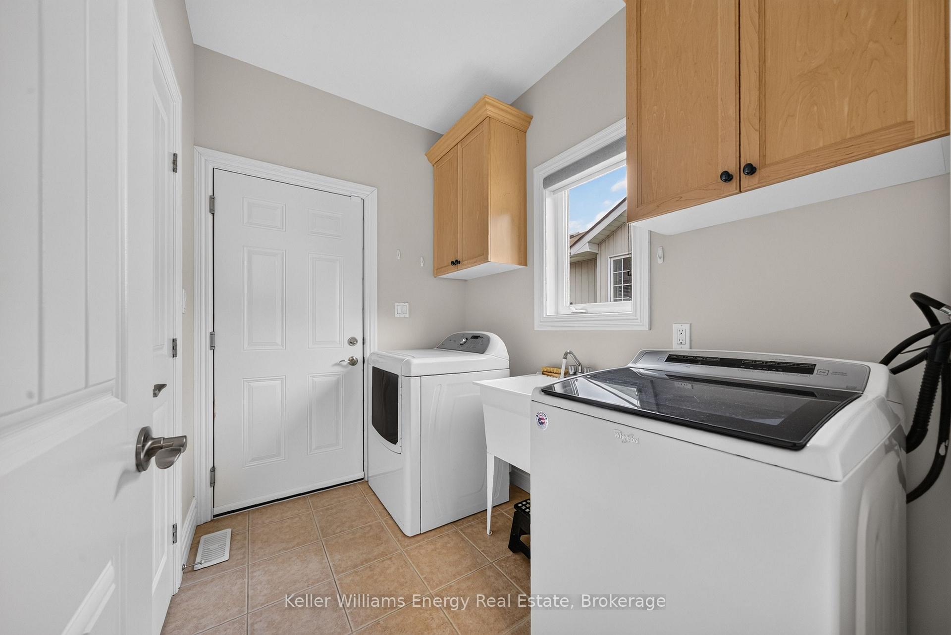 Photo 23 of 19 Jasper Avenue, Prince Edward County, Picton Ward — HOMEH