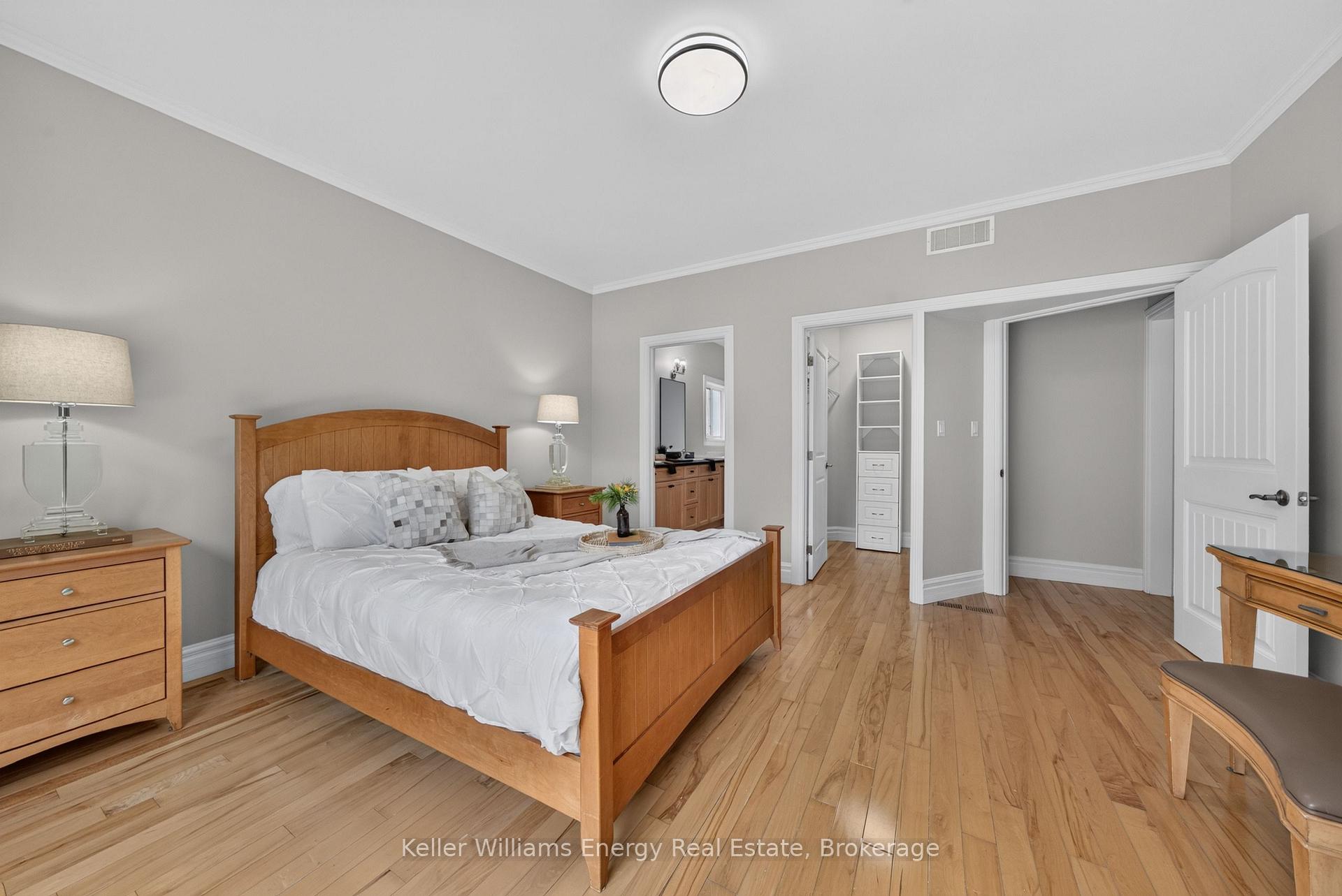 Photo 26 of 19 Jasper Avenue, Prince Edward County, Picton Ward — HOMEH