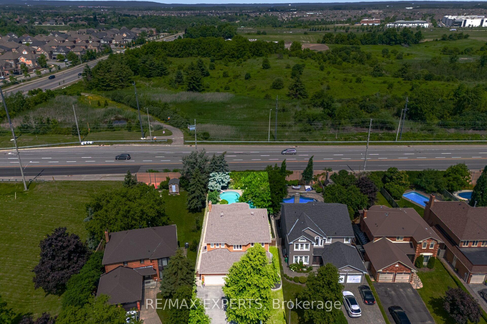 Photo 1 of 12 Kingfisher Court, Brampton, Snelgrove — HOMEH