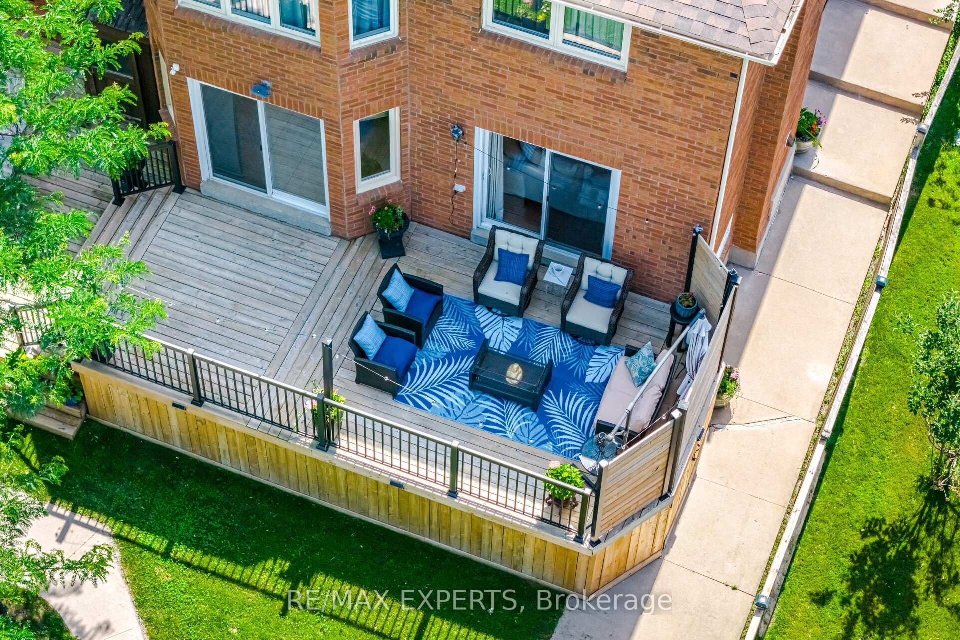 Photo 6 of 12 Kingfisher Court, Brampton, Snelgrove — HOMEH