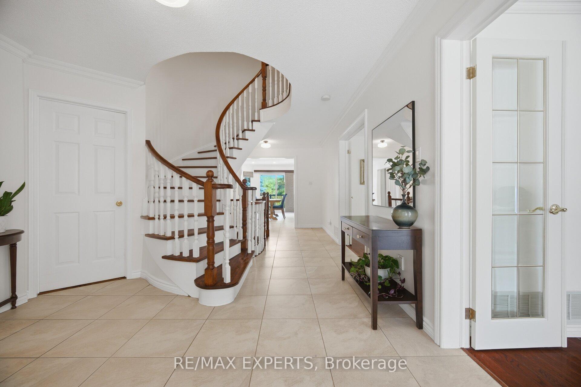 Photo 10 of 12 Kingfisher Court, Brampton, Snelgrove — HOMEH
