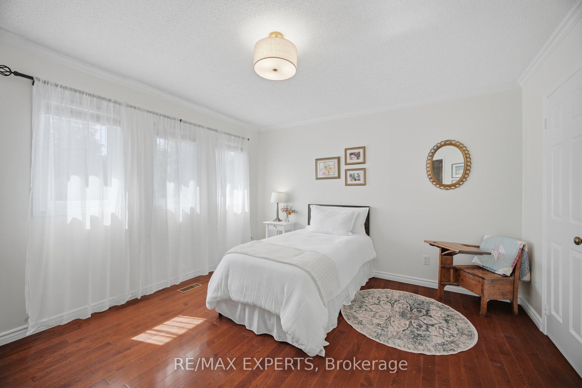 Photo 16 of 12 Kingfisher Court, Brampton, Snelgrove — HOMEH