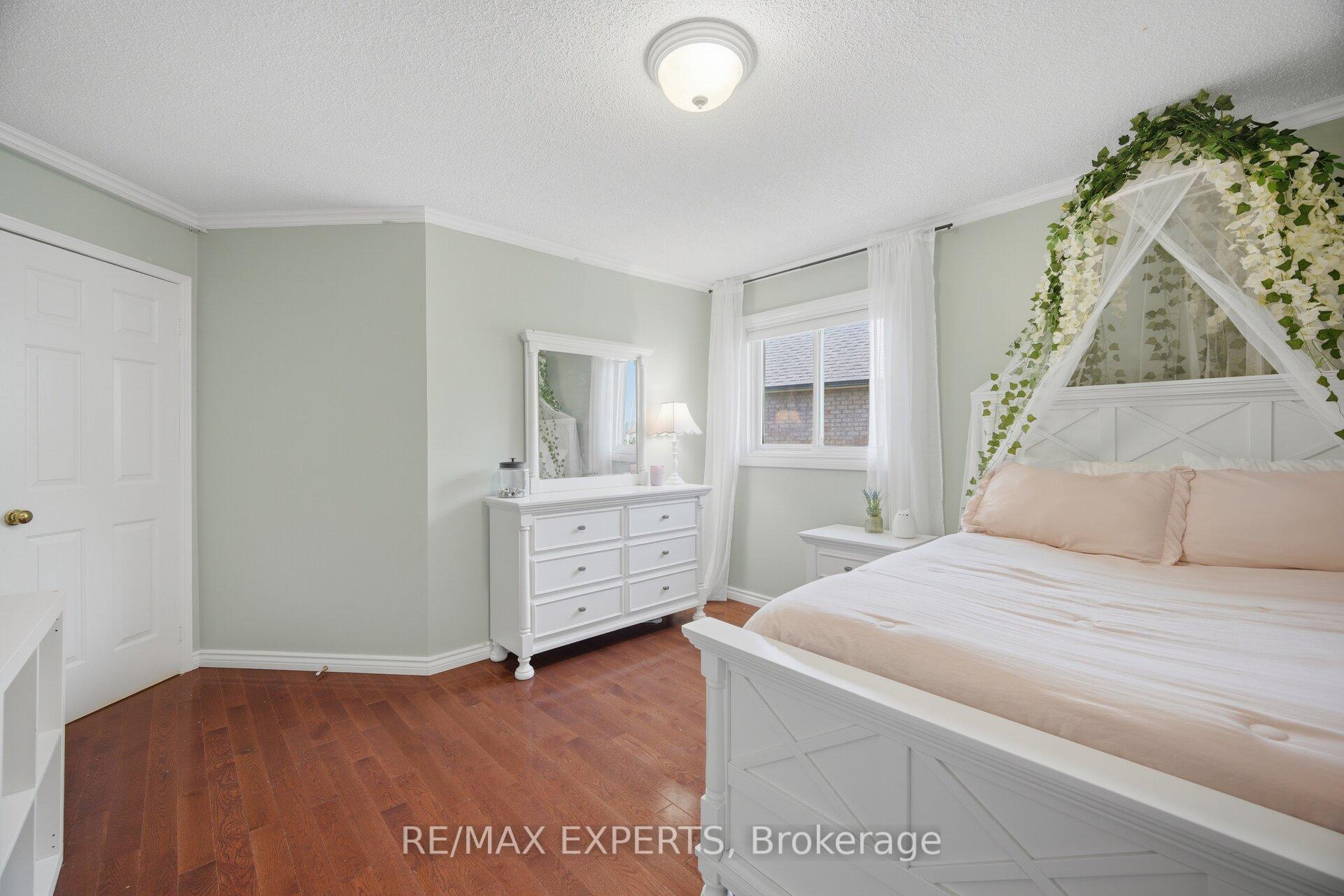 Photo 18 of 12 Kingfisher Court, Brampton, Snelgrove — HOMEH