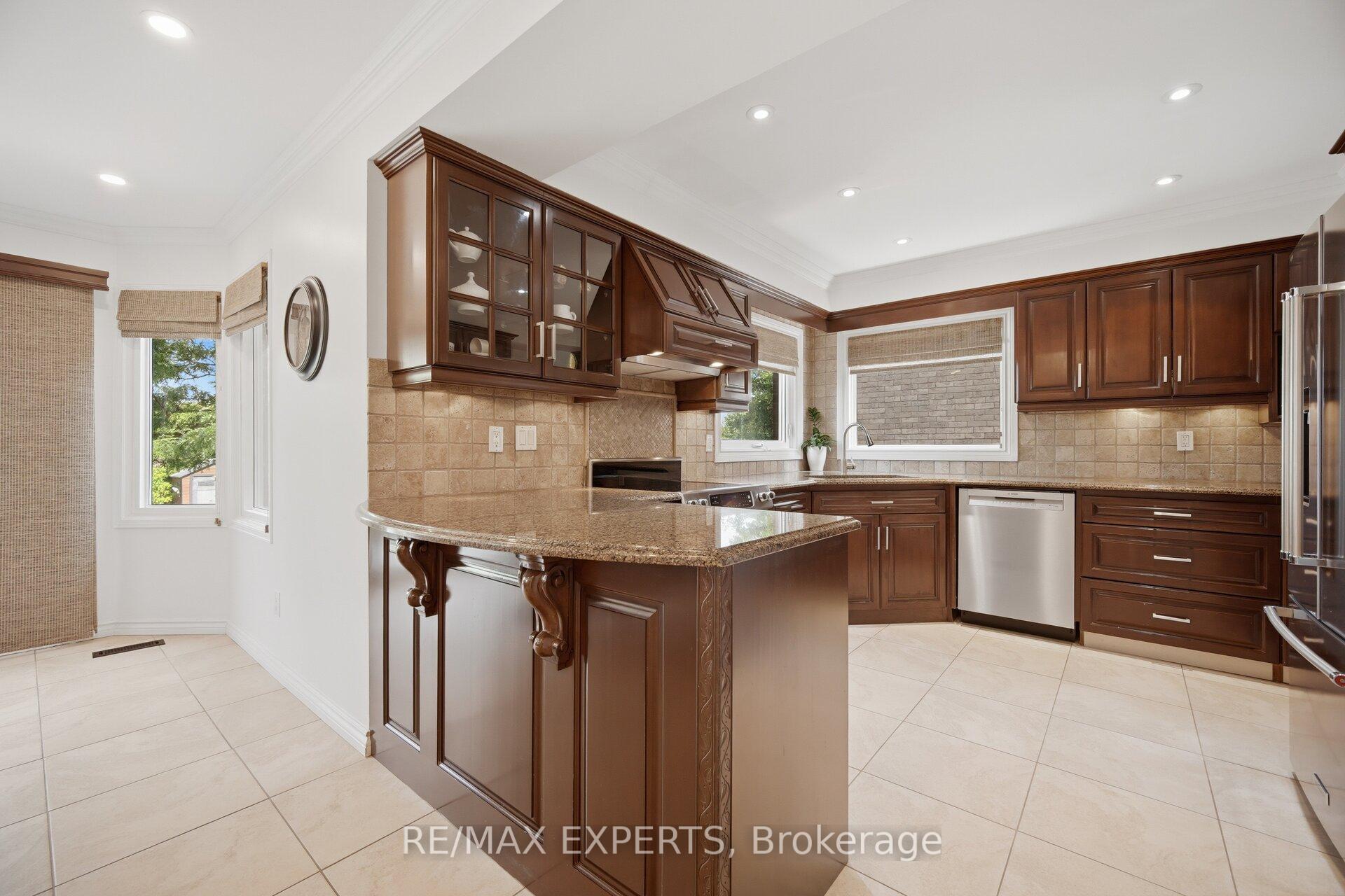 Photo 29 of 12 Kingfisher Court, Brampton, Snelgrove — HOMEH